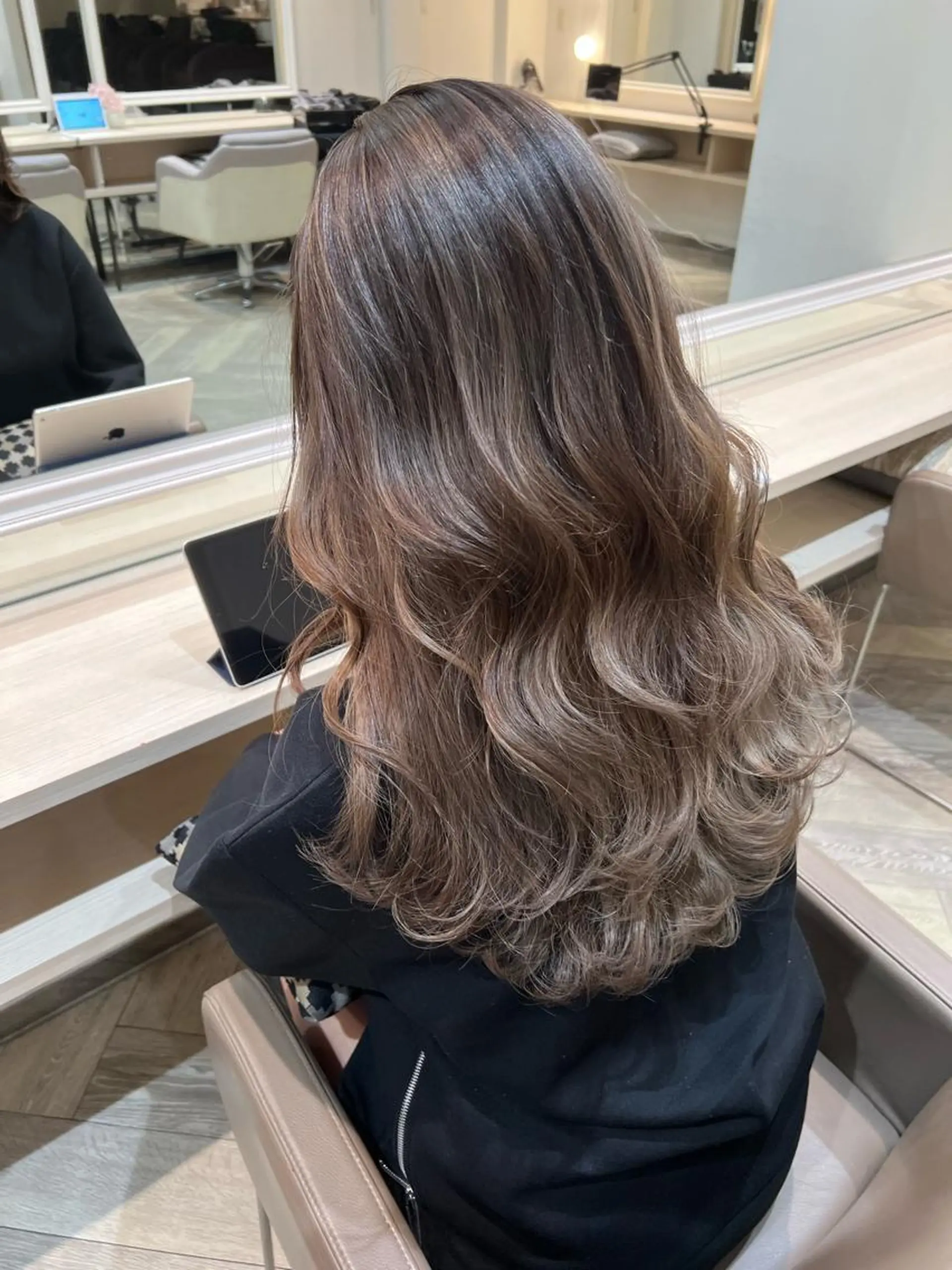 ミディアム カラー 🇺🇸海外デザイン iCON TOKYOのヘアスタイル