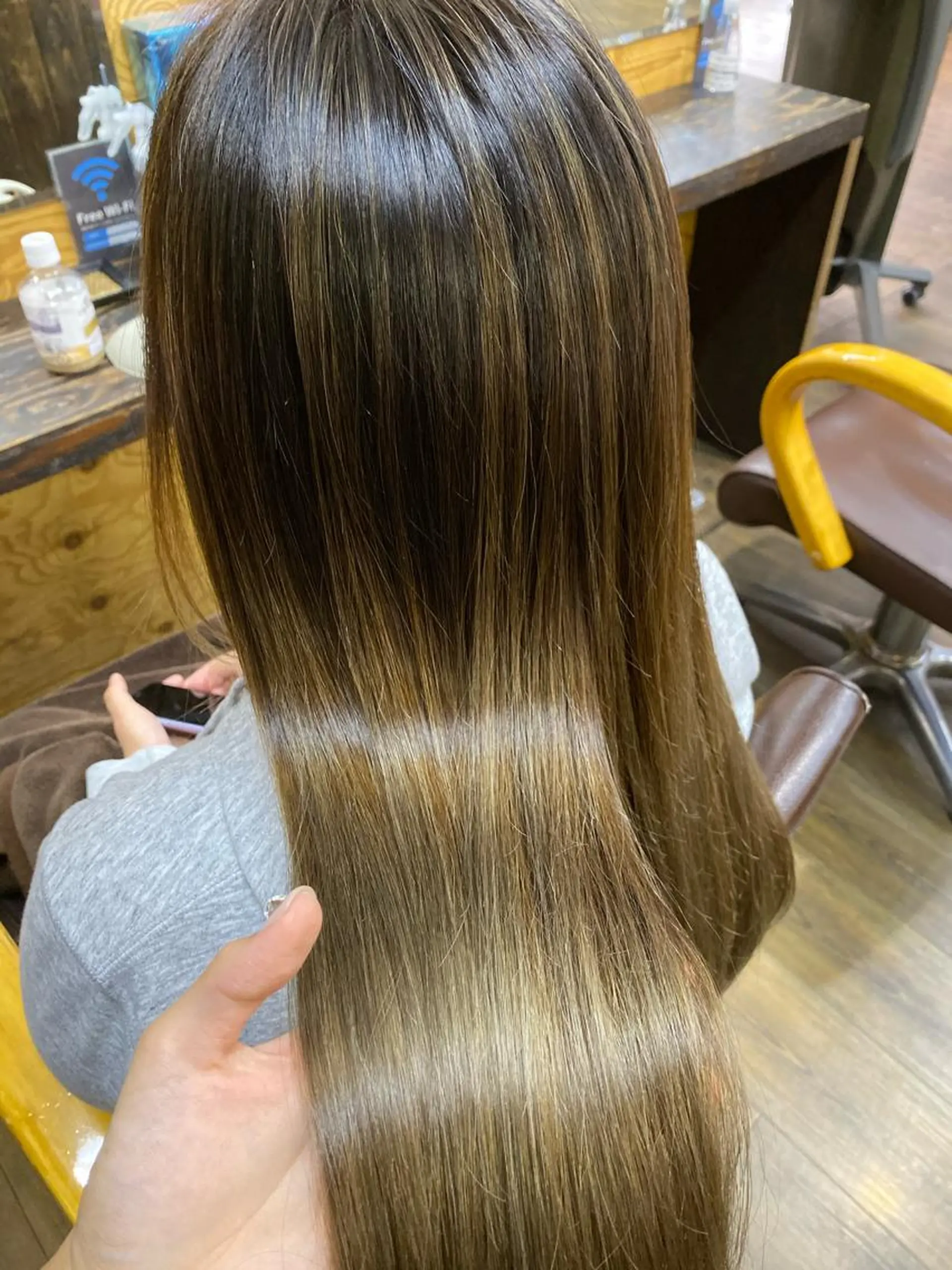 ロング カラー バレイヤージュ レイヤーカット トリートメント ヘアカラー トリートメント IwAsh大和駅前店所属・IwAsh大和駅前店 河野亜里香のヘアスタイル