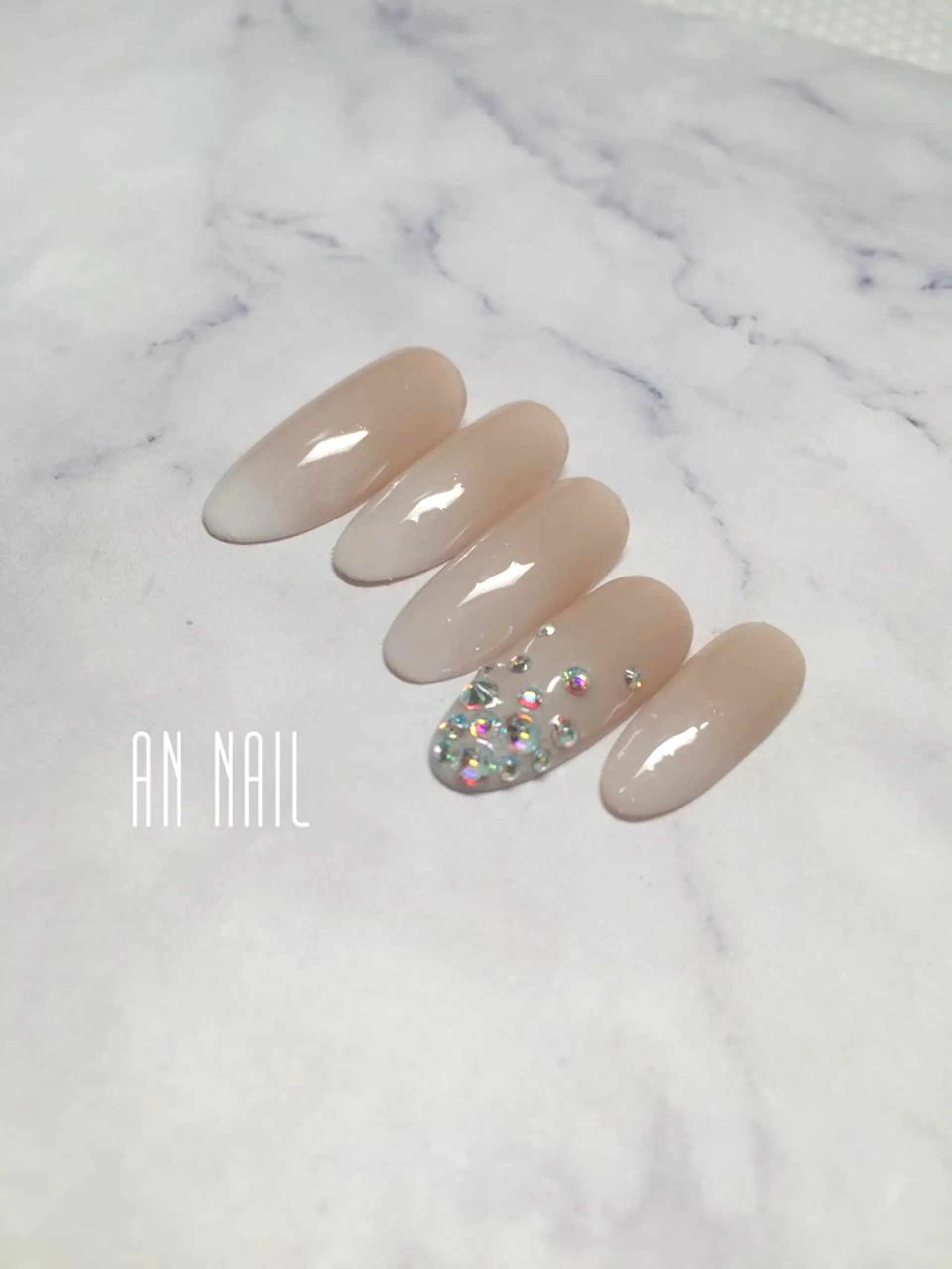 ネイル アートネイル ストーンネイル AN Nailのネイルデザイン