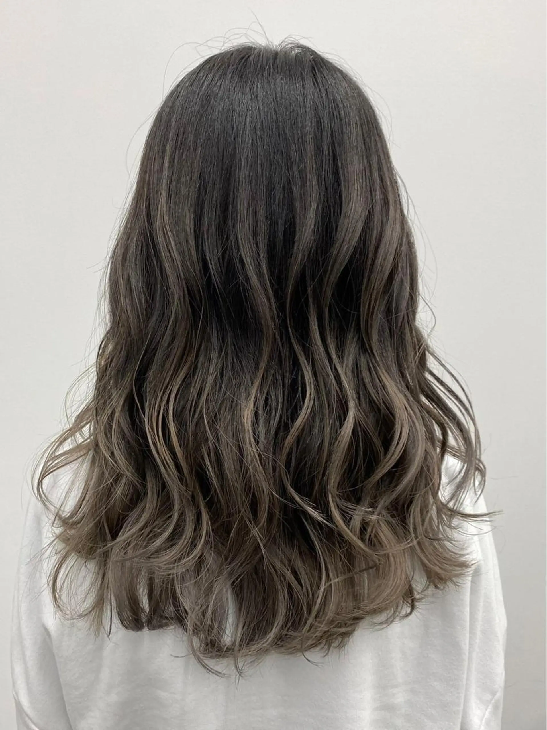 ロング ハイライト ヘアカラー トリートメント 【公式】amble luxe池袋東口🩷のヘアスタイル