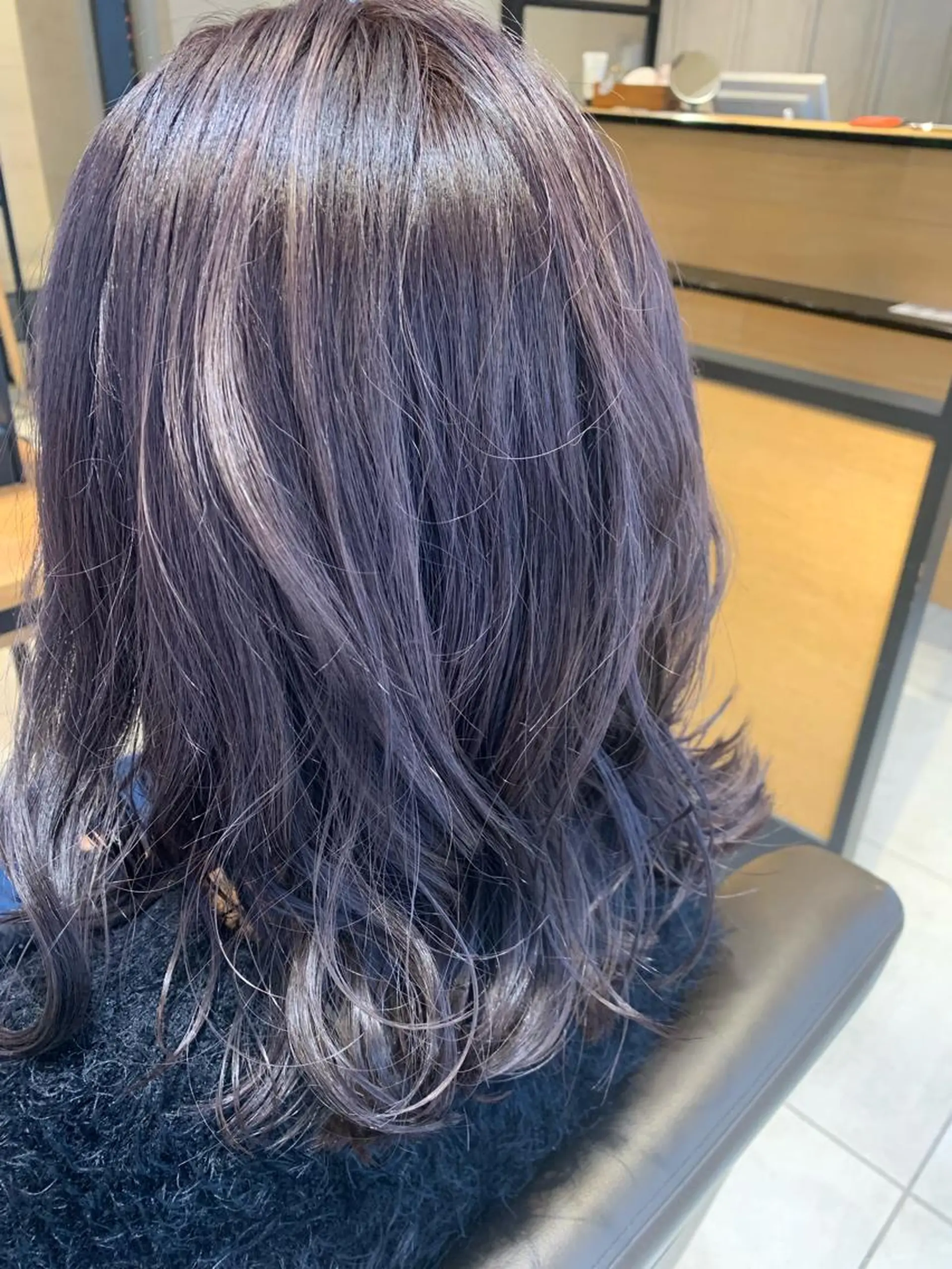 セミロング カラー バイオレットカラー 縮毛矯正✖️似合わせ 🌻ヒトミのヘアスタイル