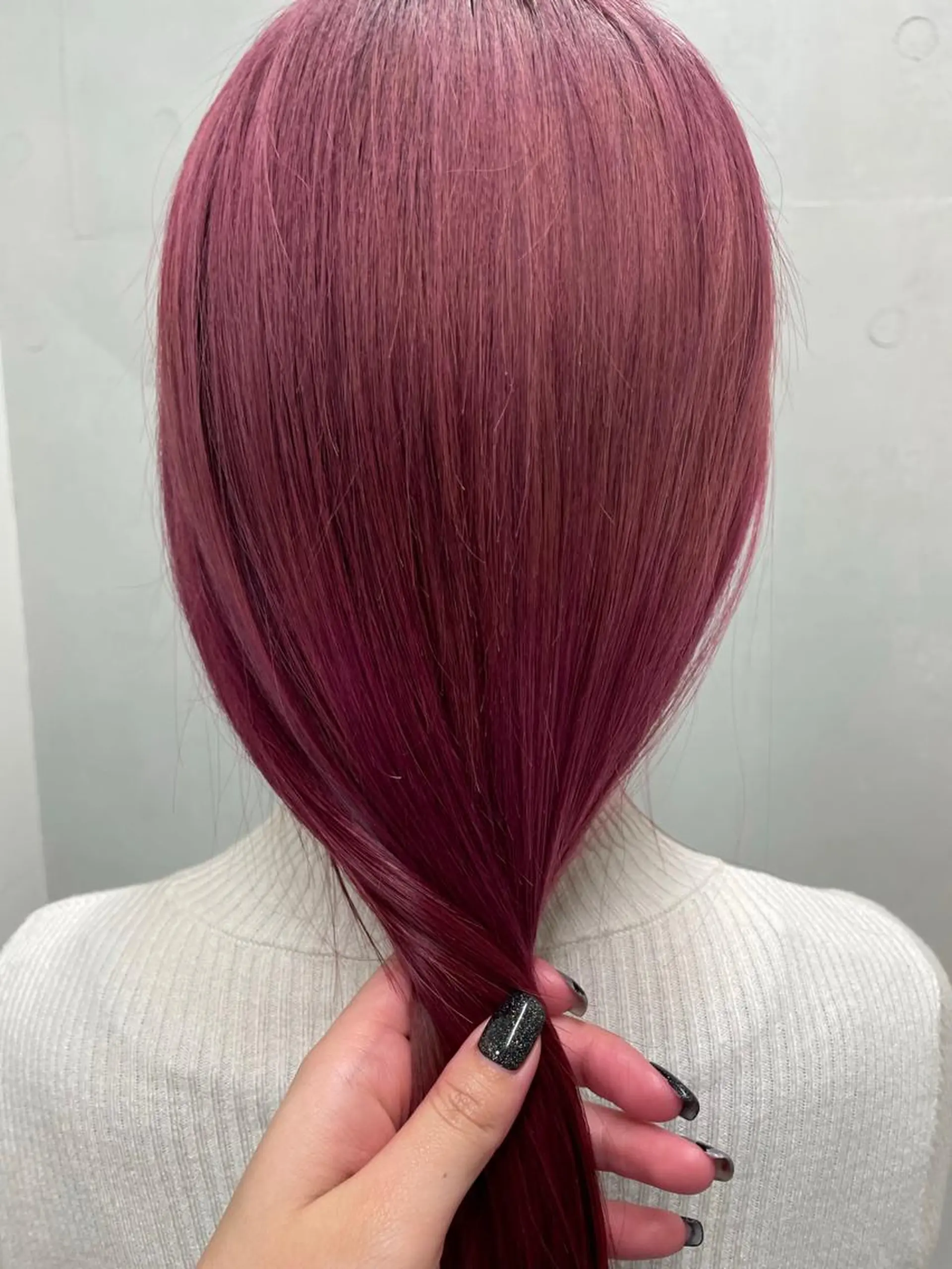 ロング カラー ブリーチ IO イオリのヘアスタイル