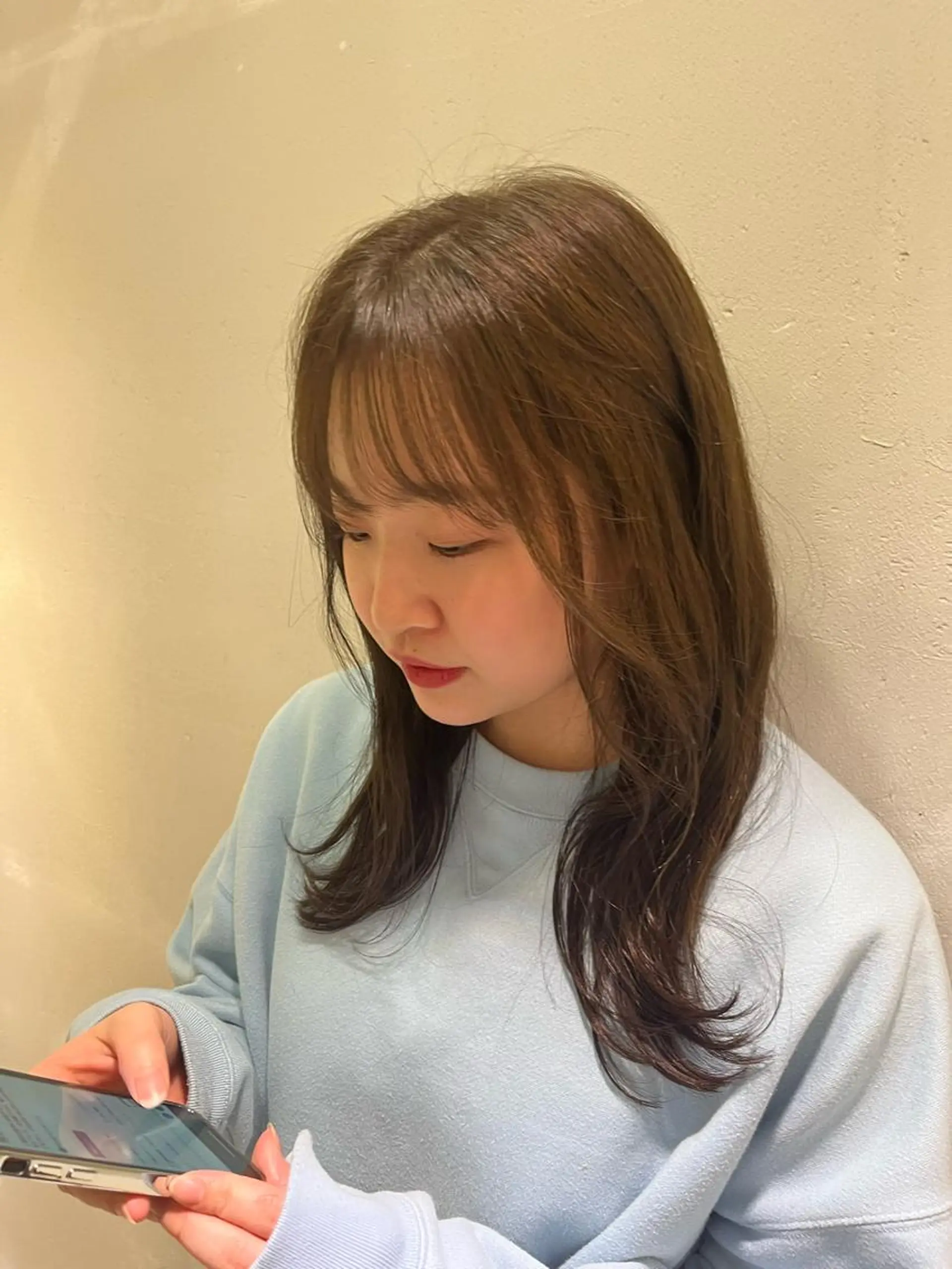 セミロング アッシュ アッシュブラウン カット ヘアカラー トリートメント 坂口 愛のヘアスタイル