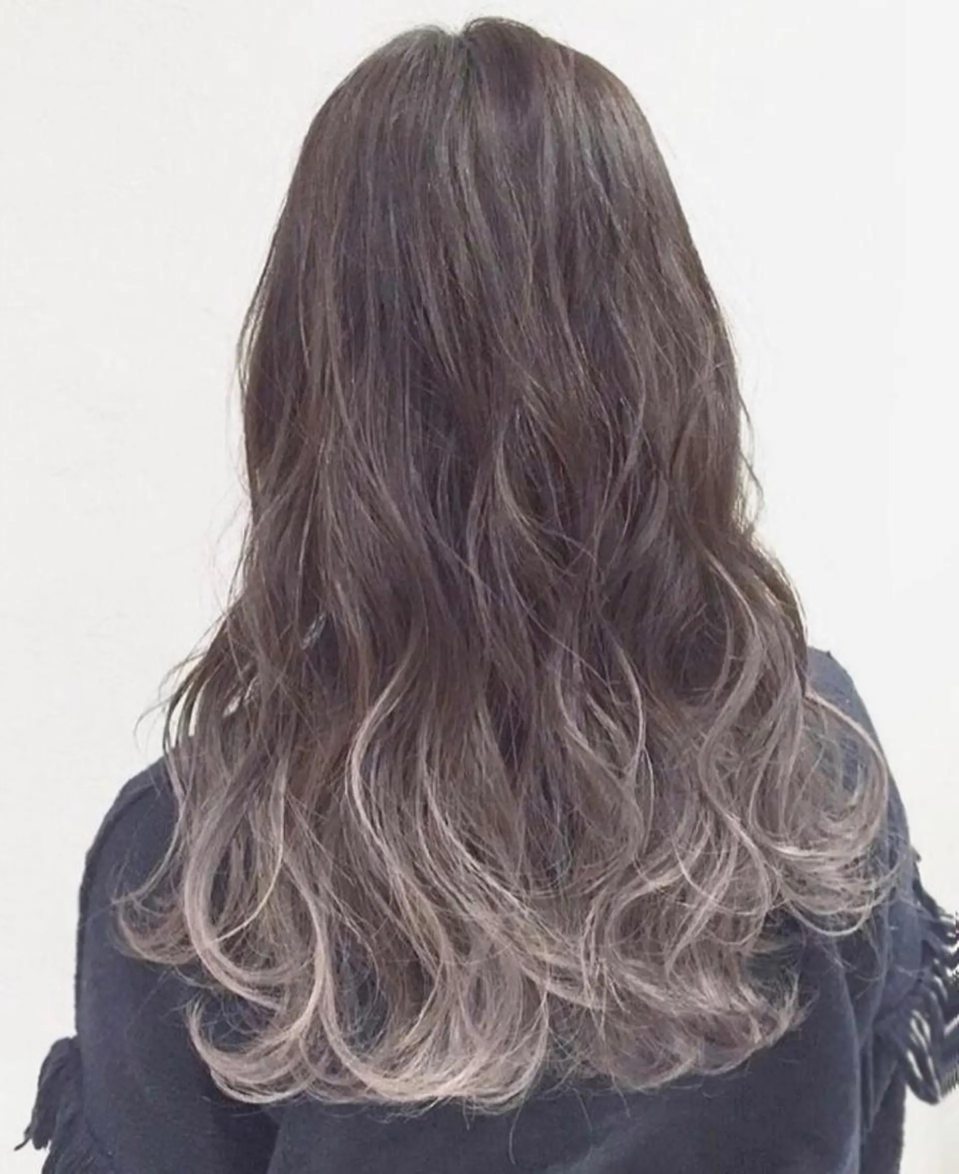 ミディアム カラー グラデーションカラー ハイライトカラー ハイライト ケア剤オタク×海外 ヘア長谷川裕起のヘアスタイル