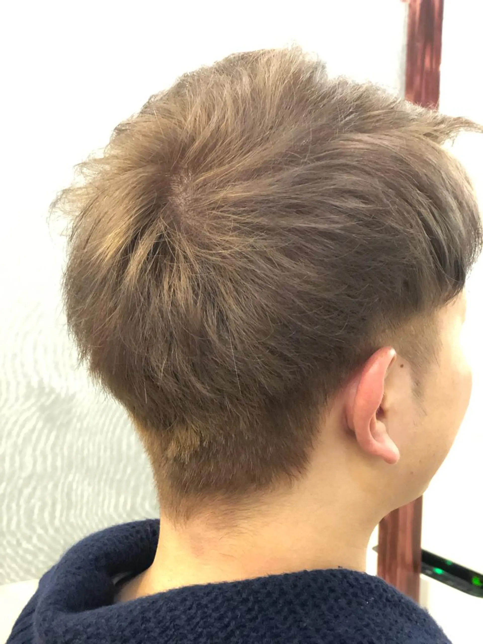 カラー ダブルカラー .HIROSHI .のヘアスタイル