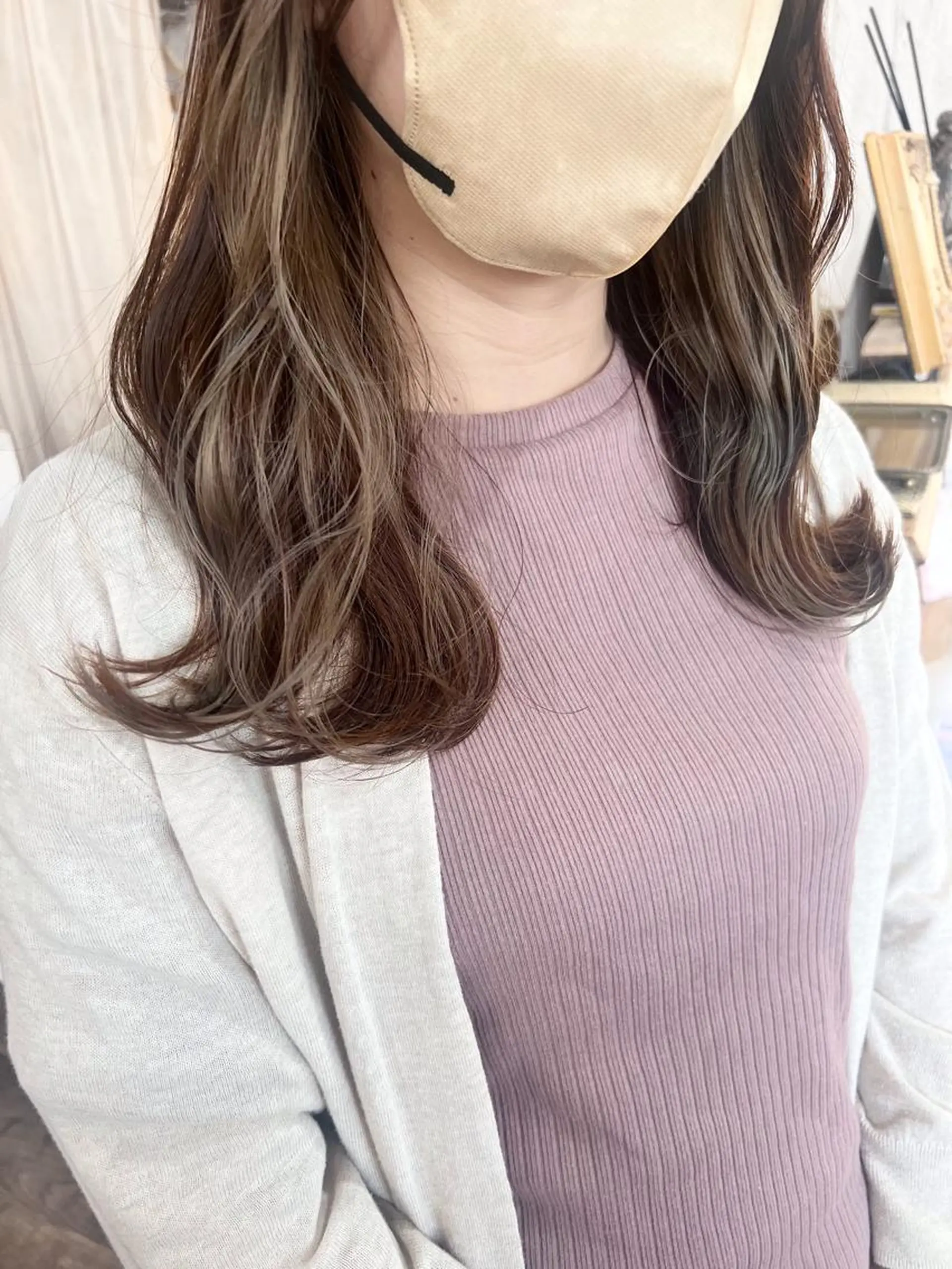 ミディアム カラー ベージュカラー ブリーチ ケアブリーチ 透明感カラー デザインカラー ダブルカラー　/ インナーカラーMiiのヘアスタイル