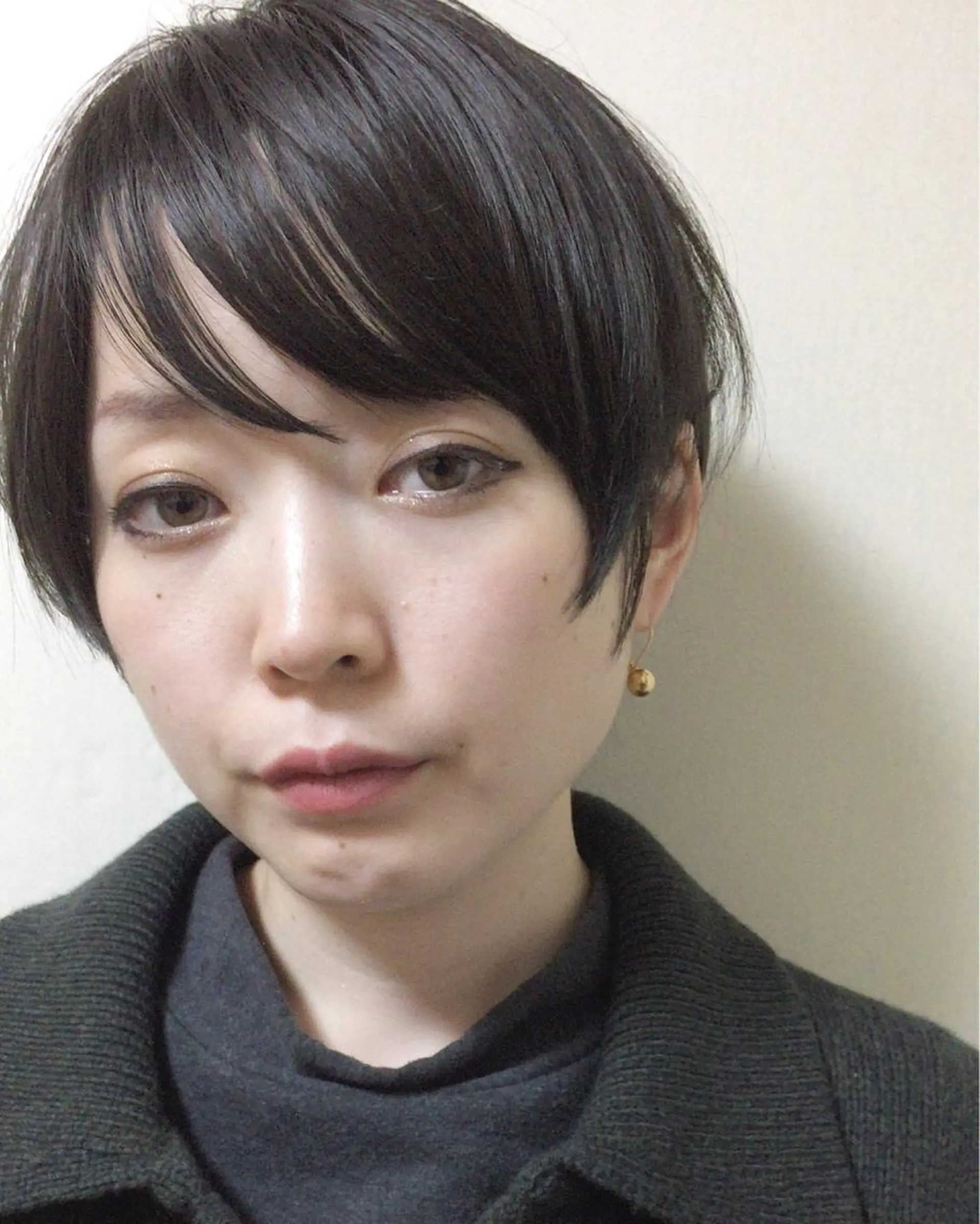 ショート ミディアム セミロング ロング カラー パーマ ヘアアレンジ メンズ キッズ ネイル マツエク・マツパ ショートボブ ネイビーカラー ボブ ショートヘア ネイビー 韓国風×透明感カラー 髪質改善オタベシンヤのヘアスタイル