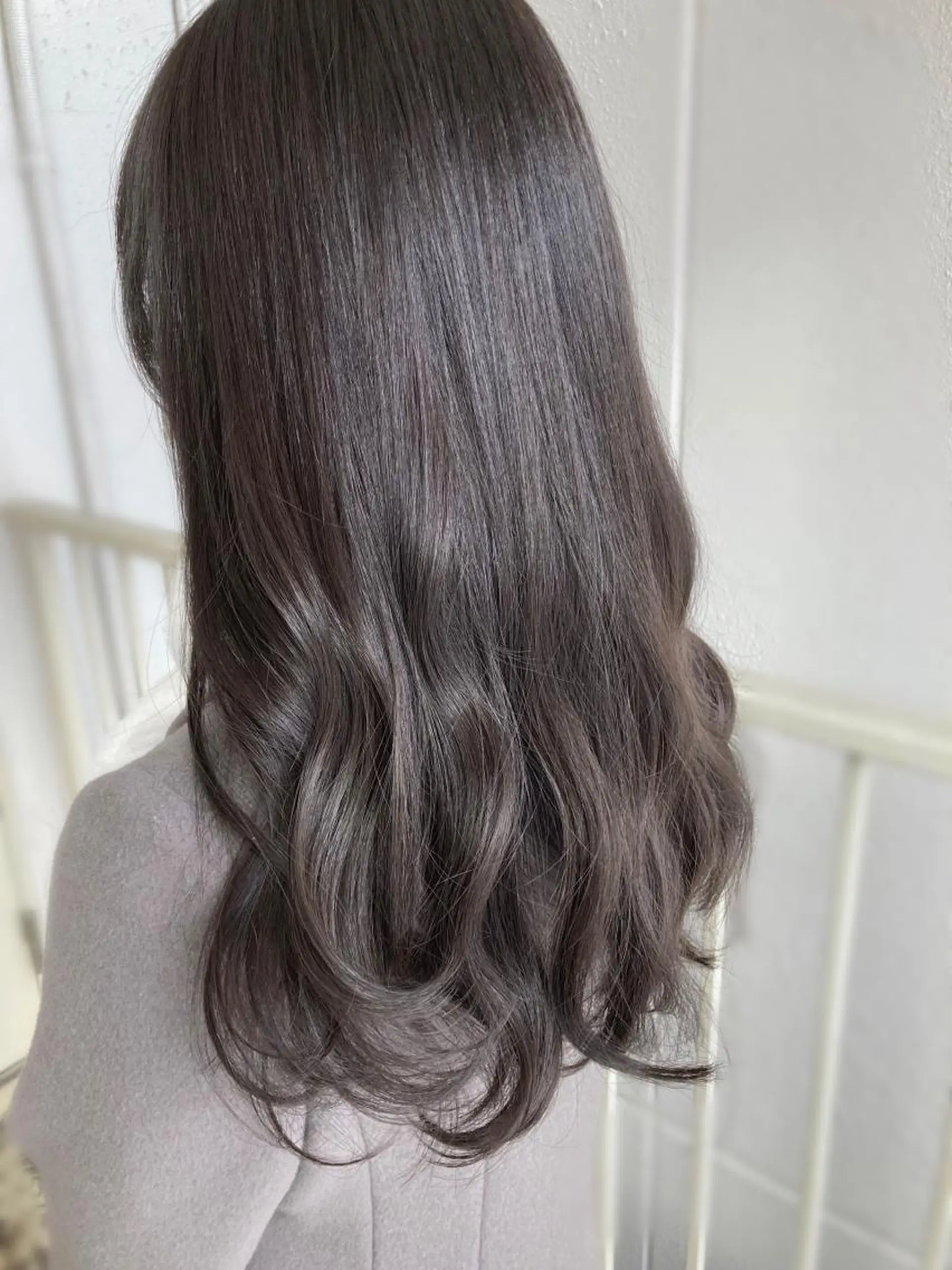 セミロング アッシュ アッシュグレー アッシュグレージュ roka ノゾミのヘアスタイル