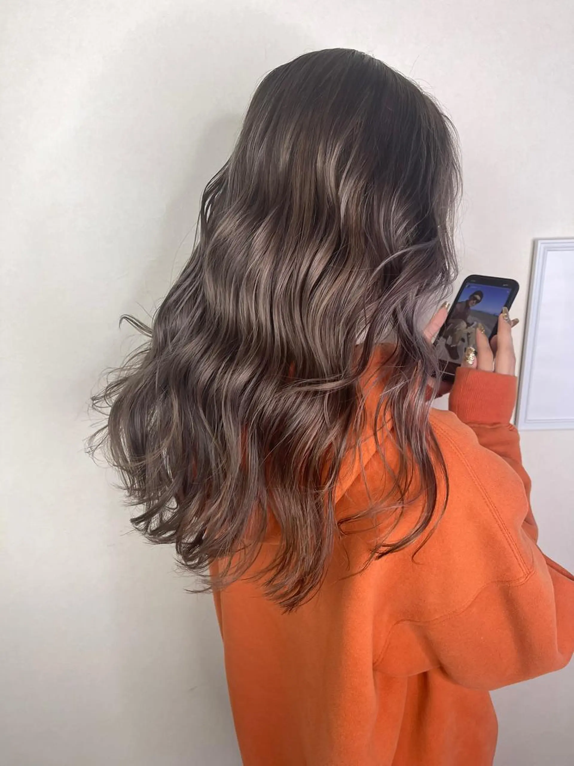 ロング カラー ベージュカラー ミルクティーベージュ ハイライトカラー✨ グレージュ✨鎌倉光洋のヘアスタイル