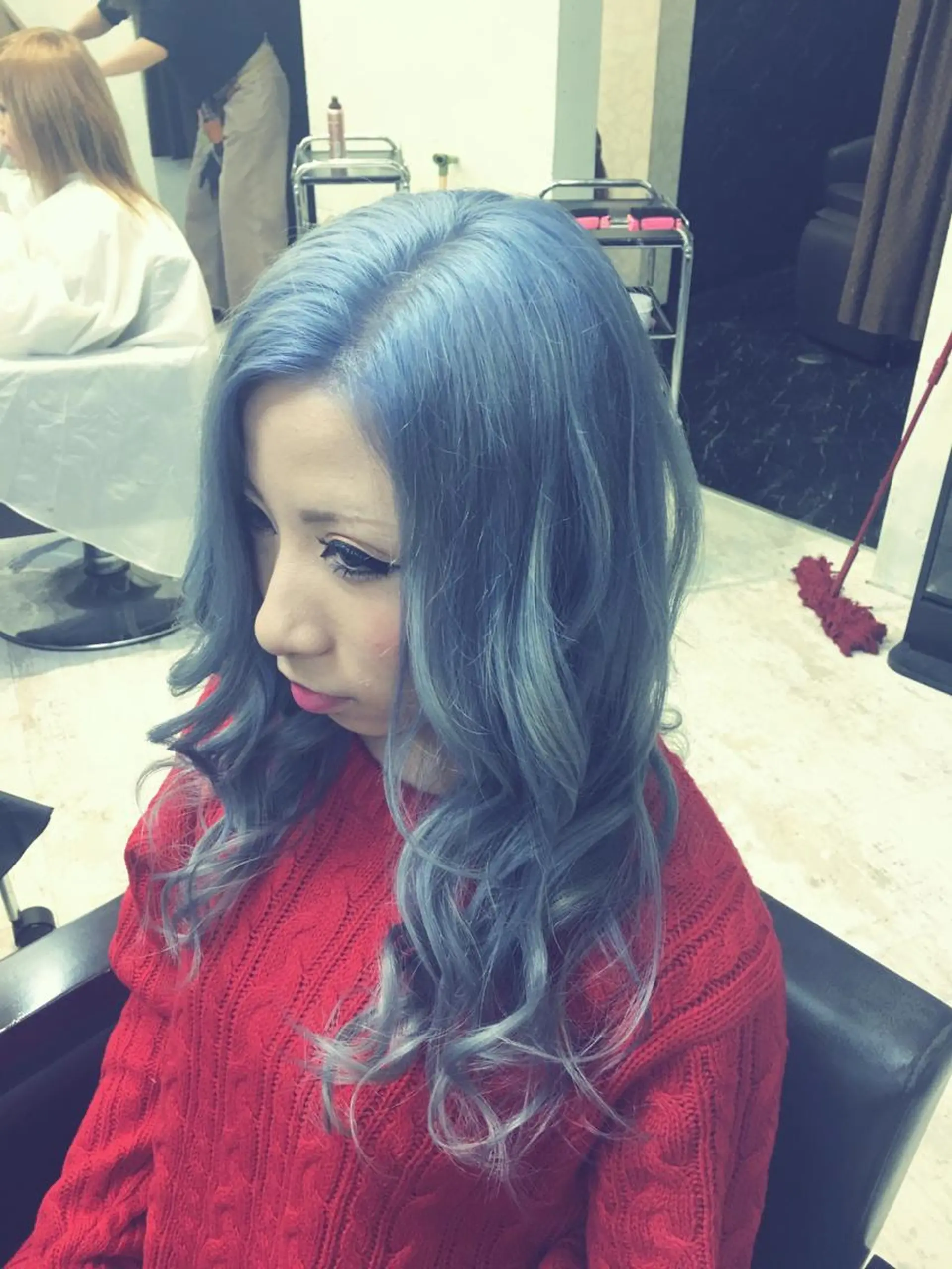 セミロング カラー ブルーカラー ハイトーンカラー シルバー TOTAL BEAUTY BREK 袋井店所属・BREK 袋井店のヘアスタイル