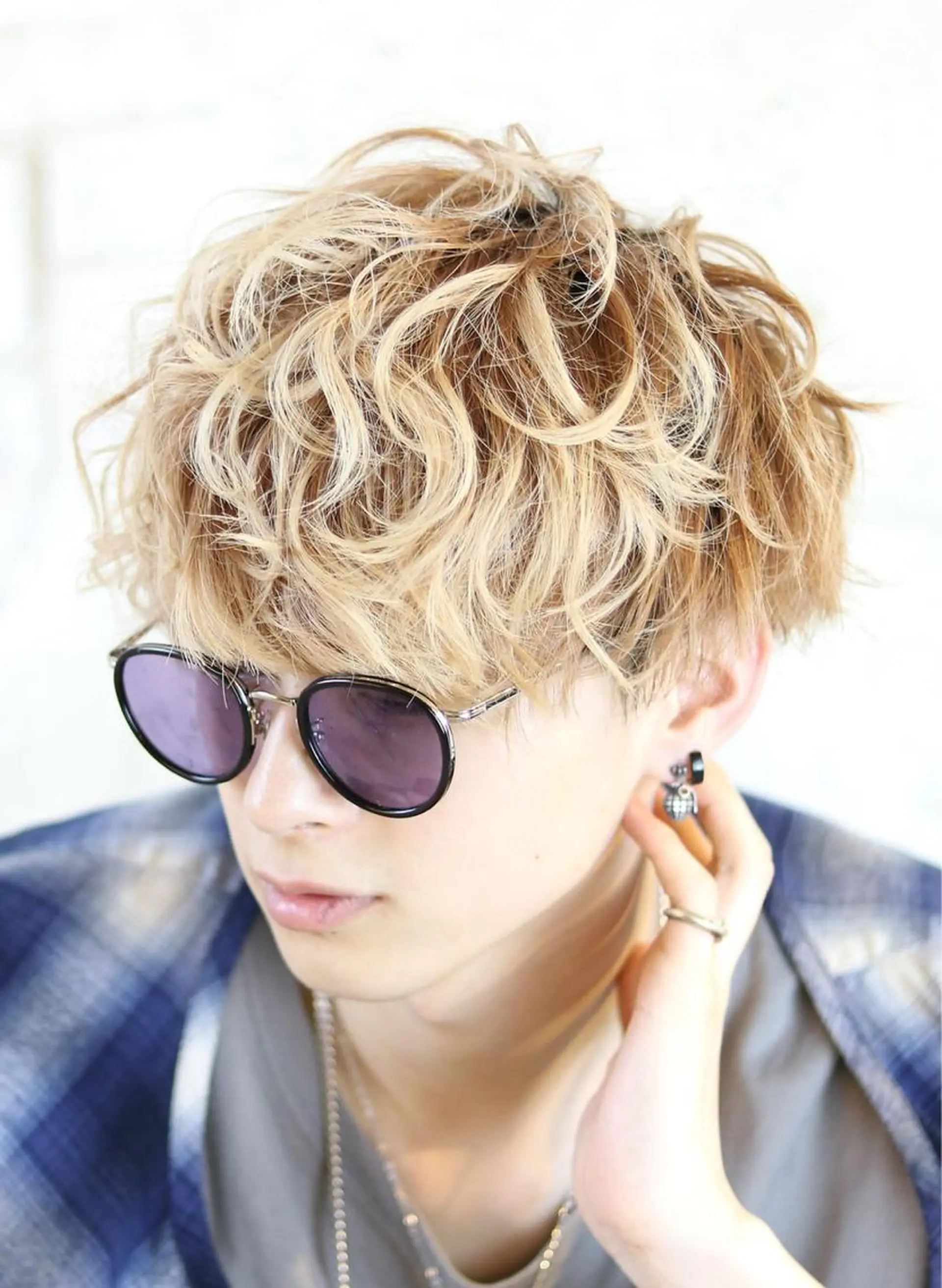 ミディアム メンズ メンズハイライト アッシュ ボブ ハイライト トリートメント ☆est hair☆ 新宿ナプラスタジオのヘアスタイル