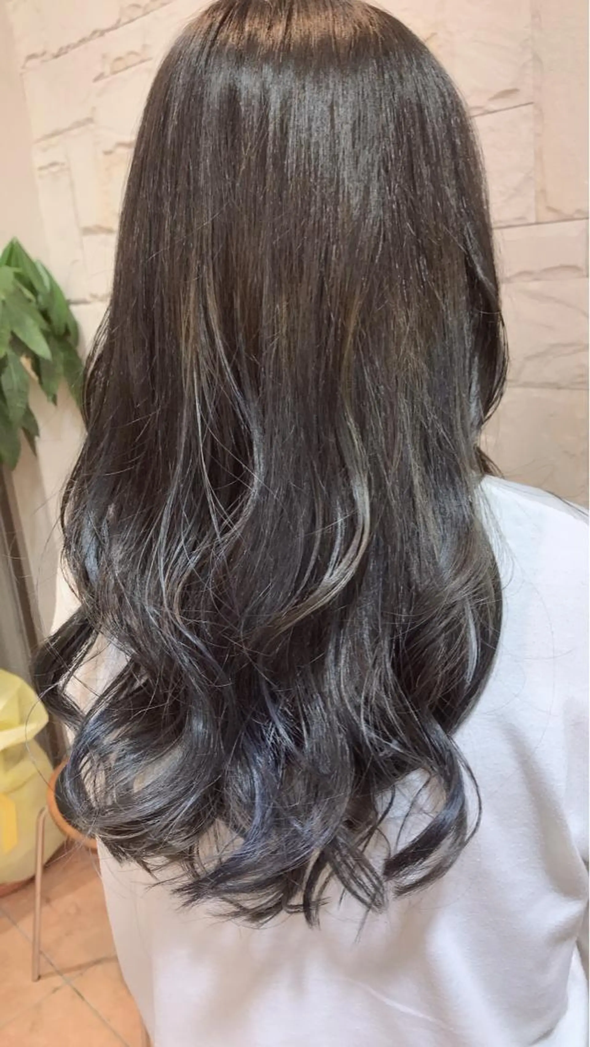 ロング カラー ブリーチ ハイライトカラー シルバー ハイライト パーマ、髪質改善 川崎祐介のヘアスタイル