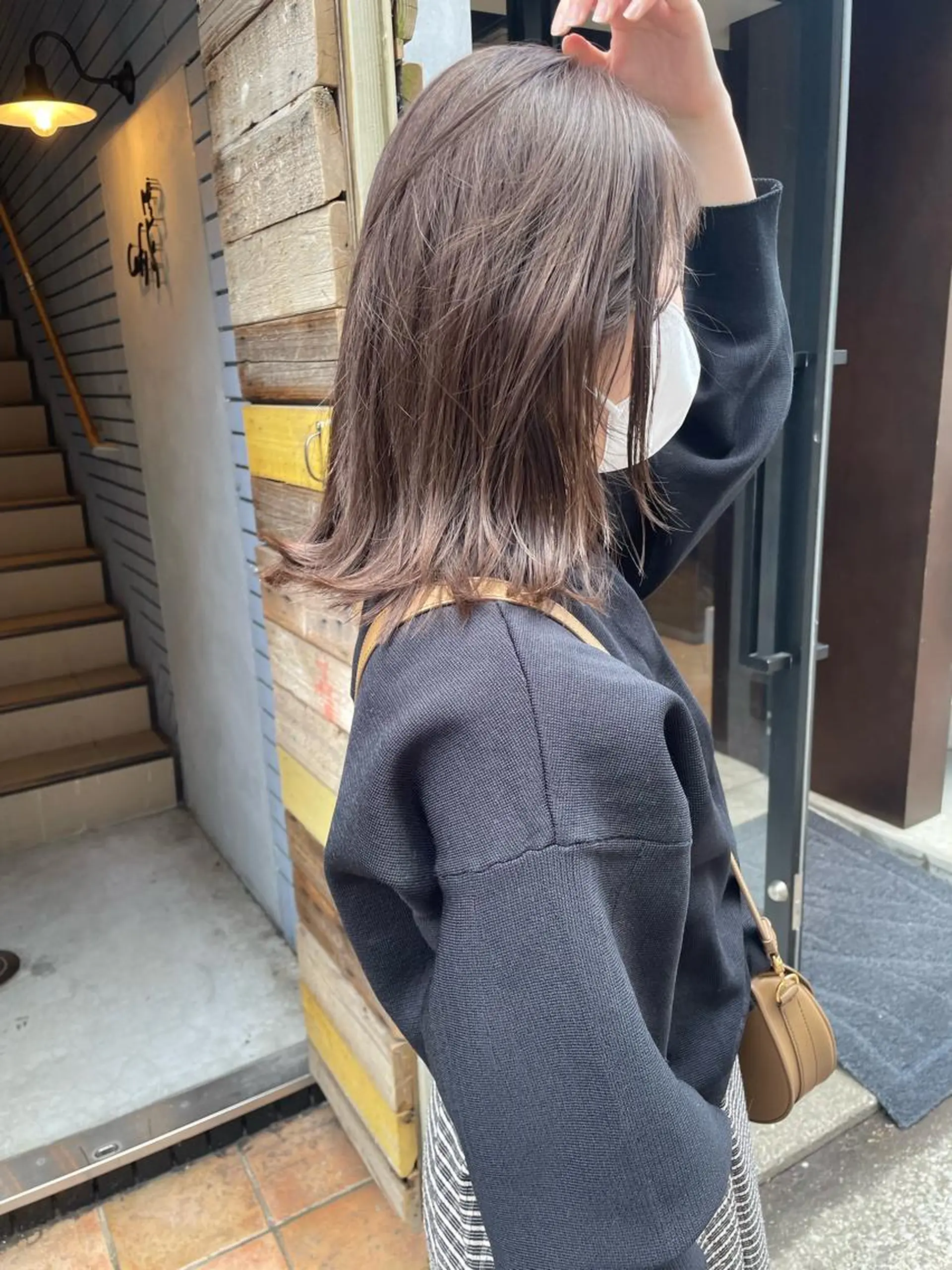 ミディアム カラー ボブレイヤー アッシュ ベージュカラー ブリーチ ブラウンカラー 🩰オリーブ/ ベージュ松本咲花🩰のヘアスタイル