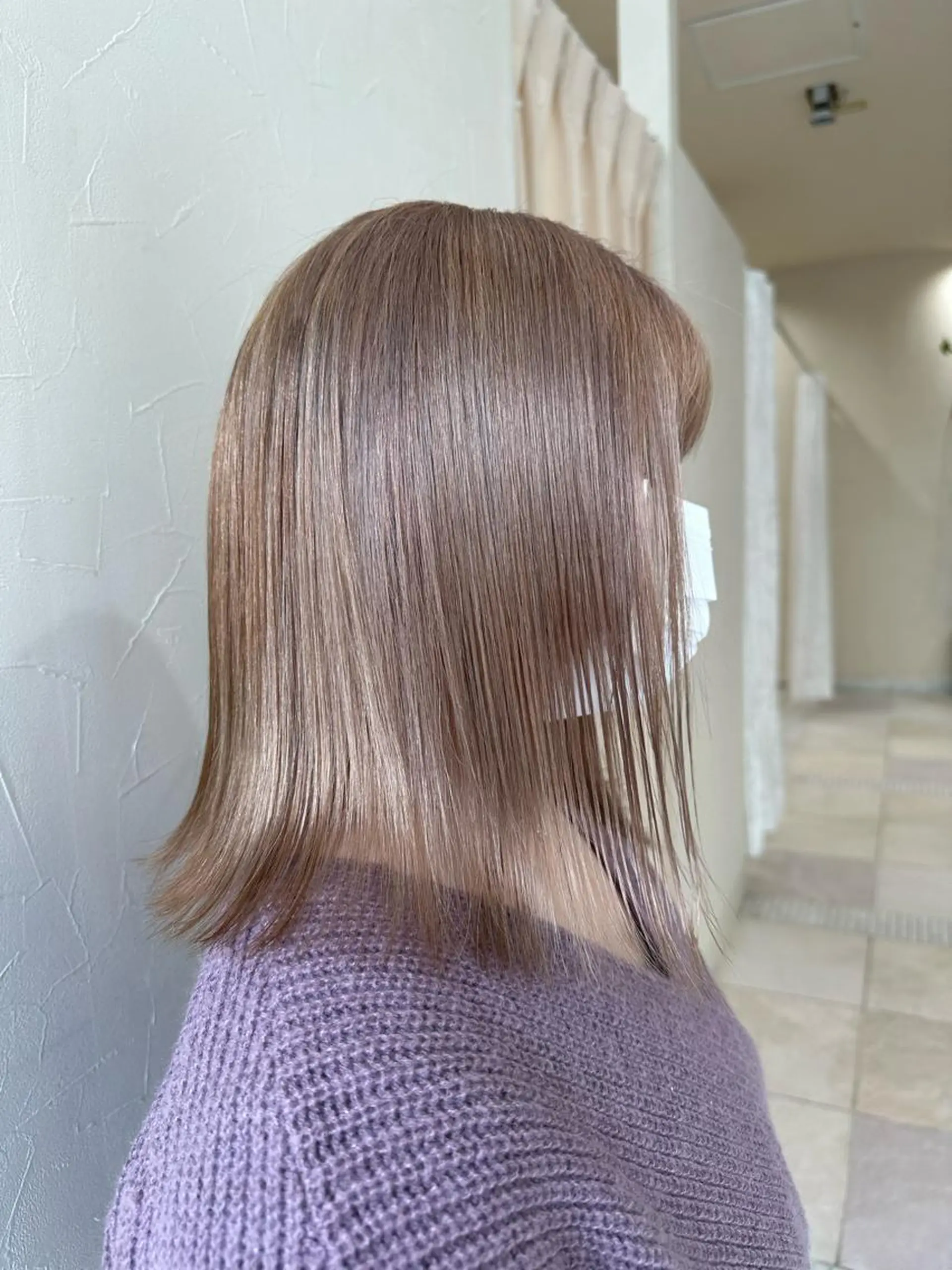 ロング 千葉ハイトーンカラー KASUMIのヘアスタイル