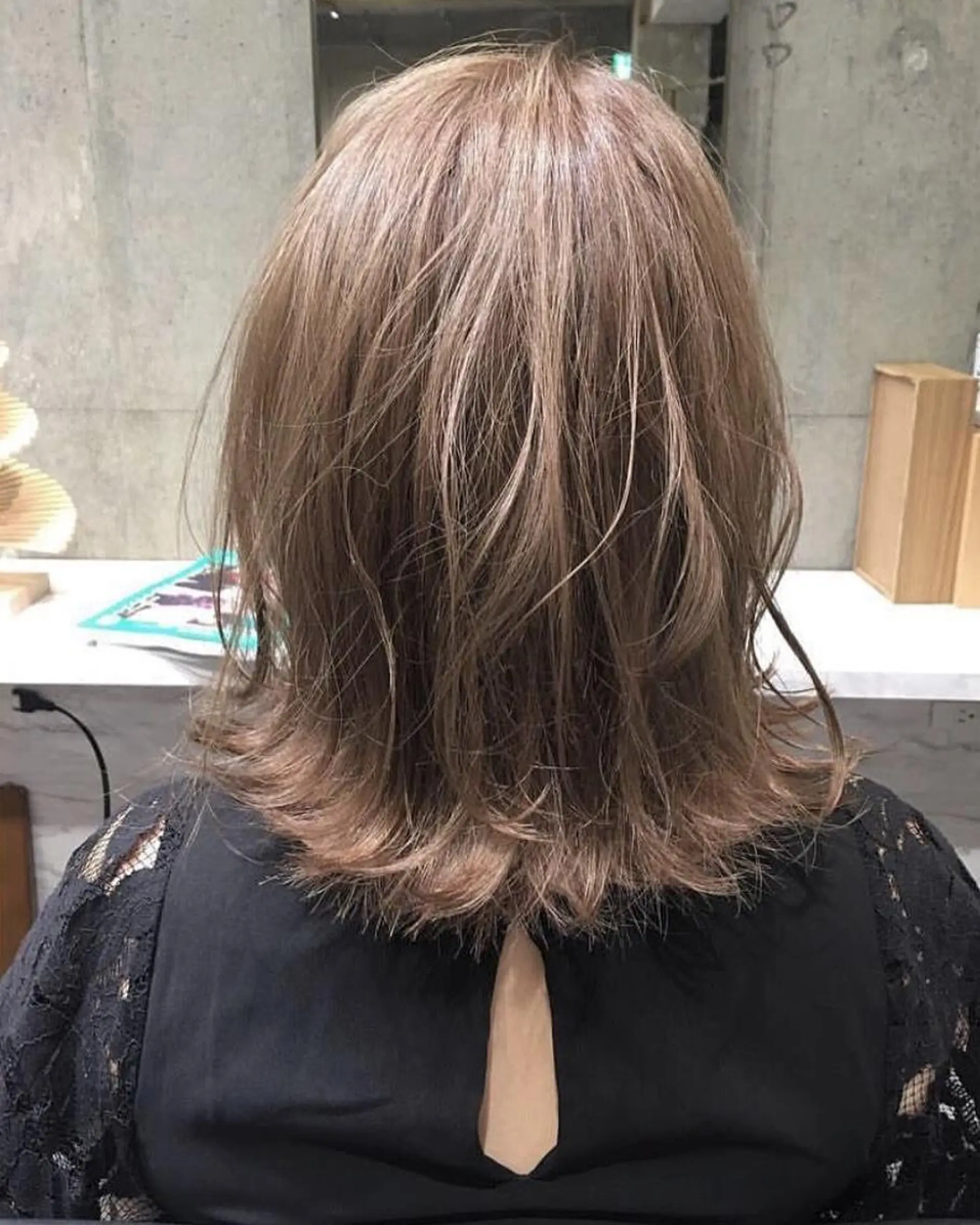 ミディアム カット ヘアカラー selma est所属・ショート/韓国ヘア Moto✂︎のヘアスタイル