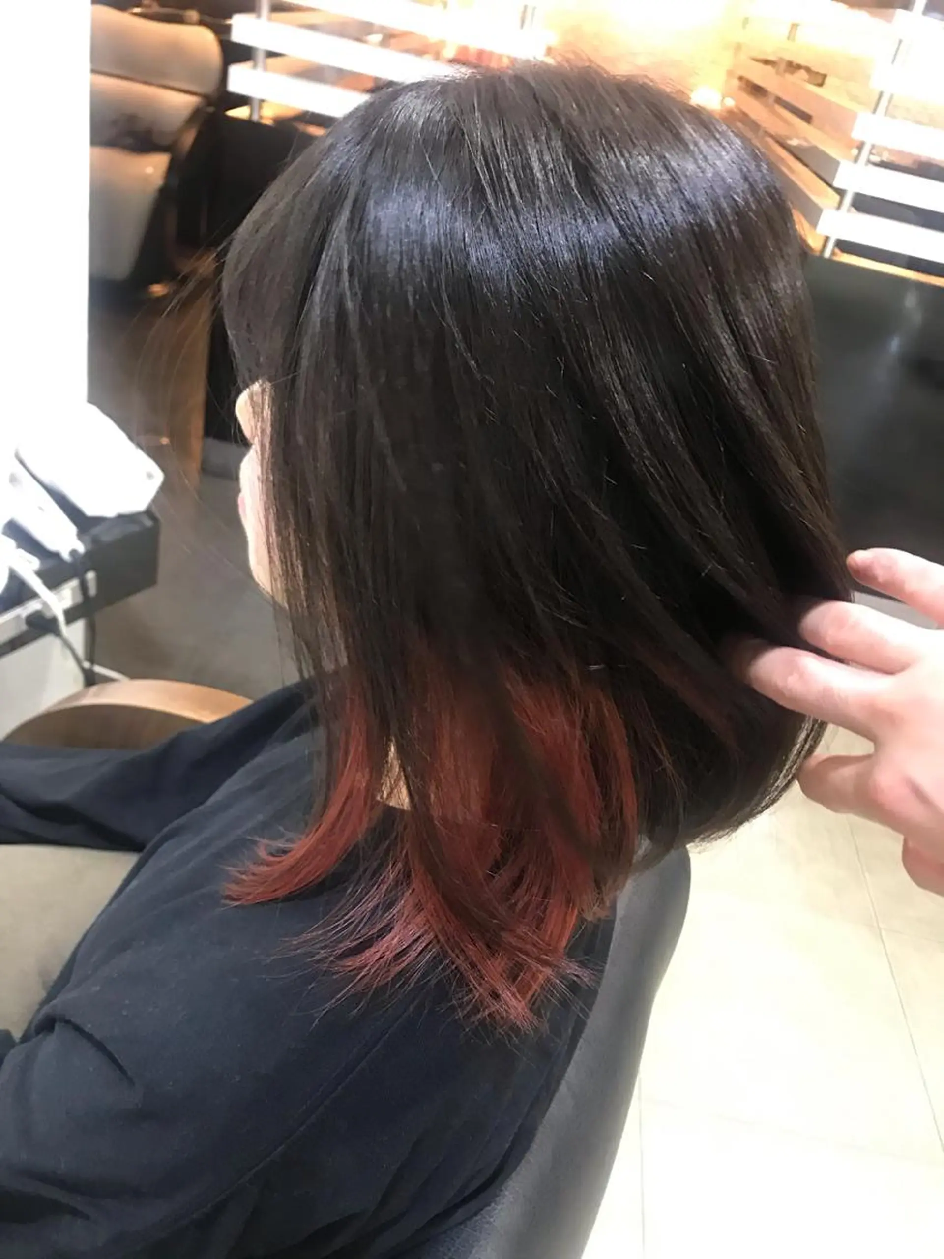 ミディアム カラー ヘアアレンジ インナーカラー レッドカラー DISCOHAIRsanc（ルジャルダン町田）所属・烏山 達也のヘアスタイル