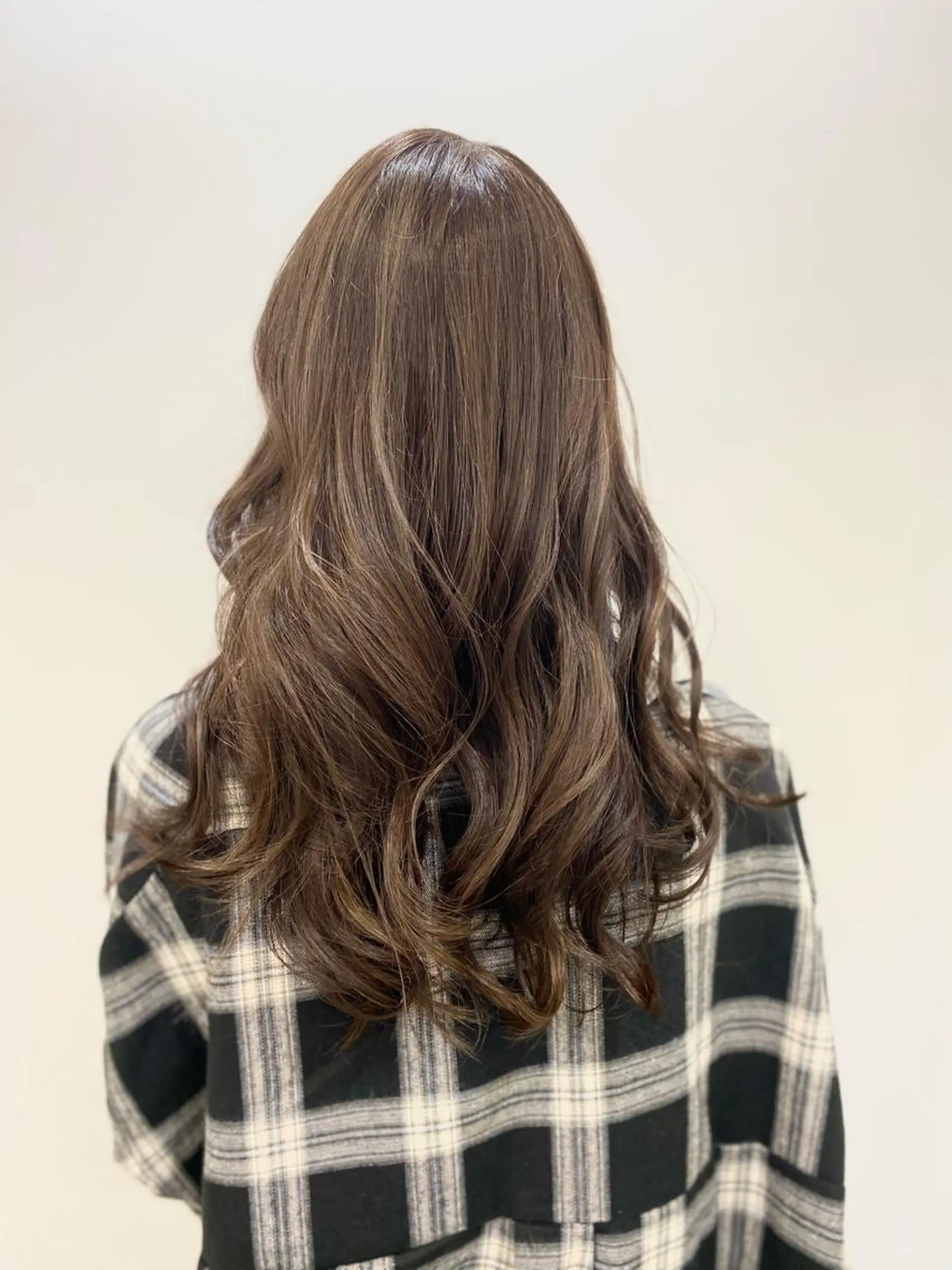 ロング カラー グレージュ ハイライトカラー ハイライト opus 店長大和 レイヤー/赤み消しのヘアスタイル