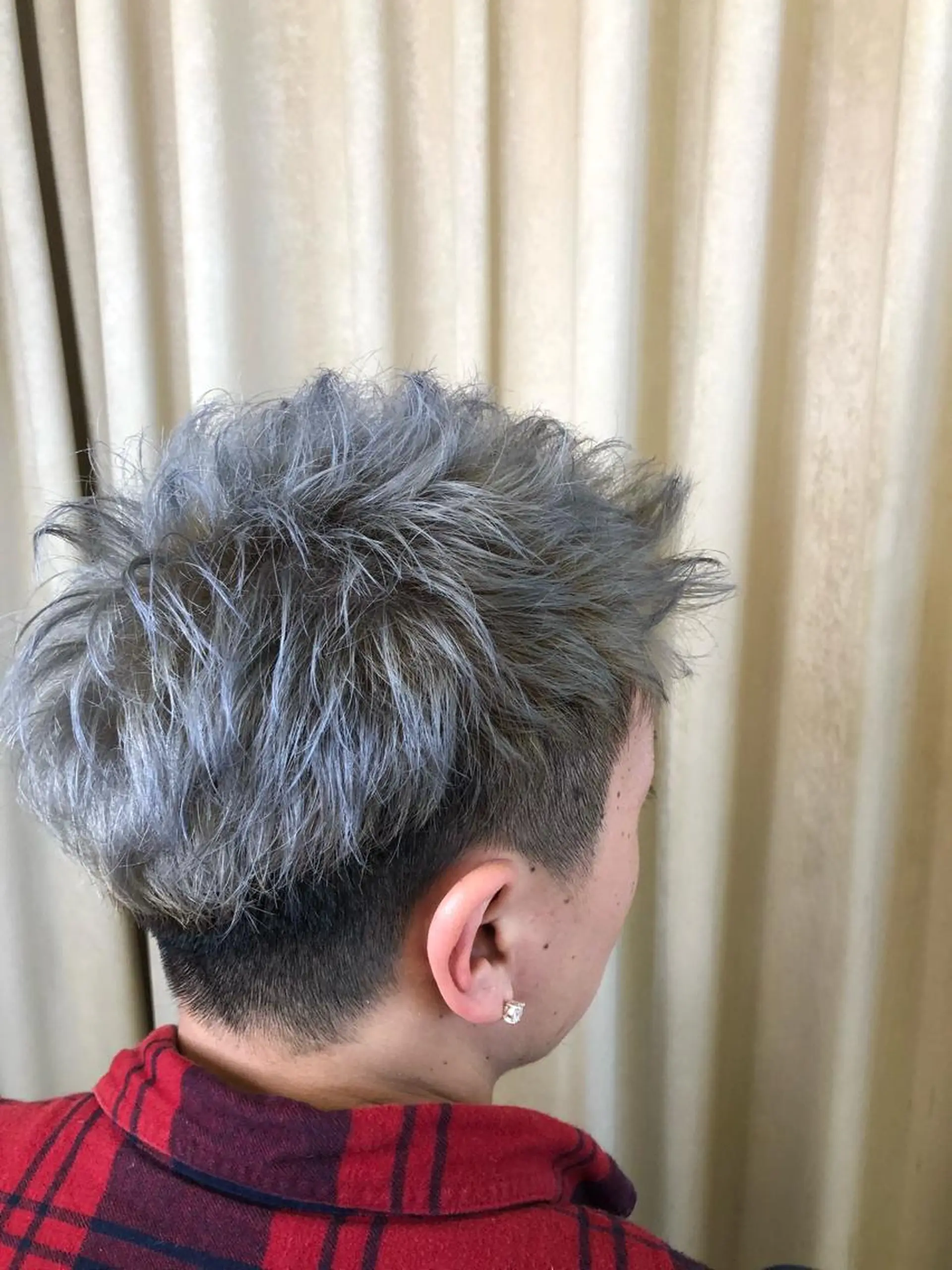 カラー メンズ 牧野 佳樹のヘアスタイル