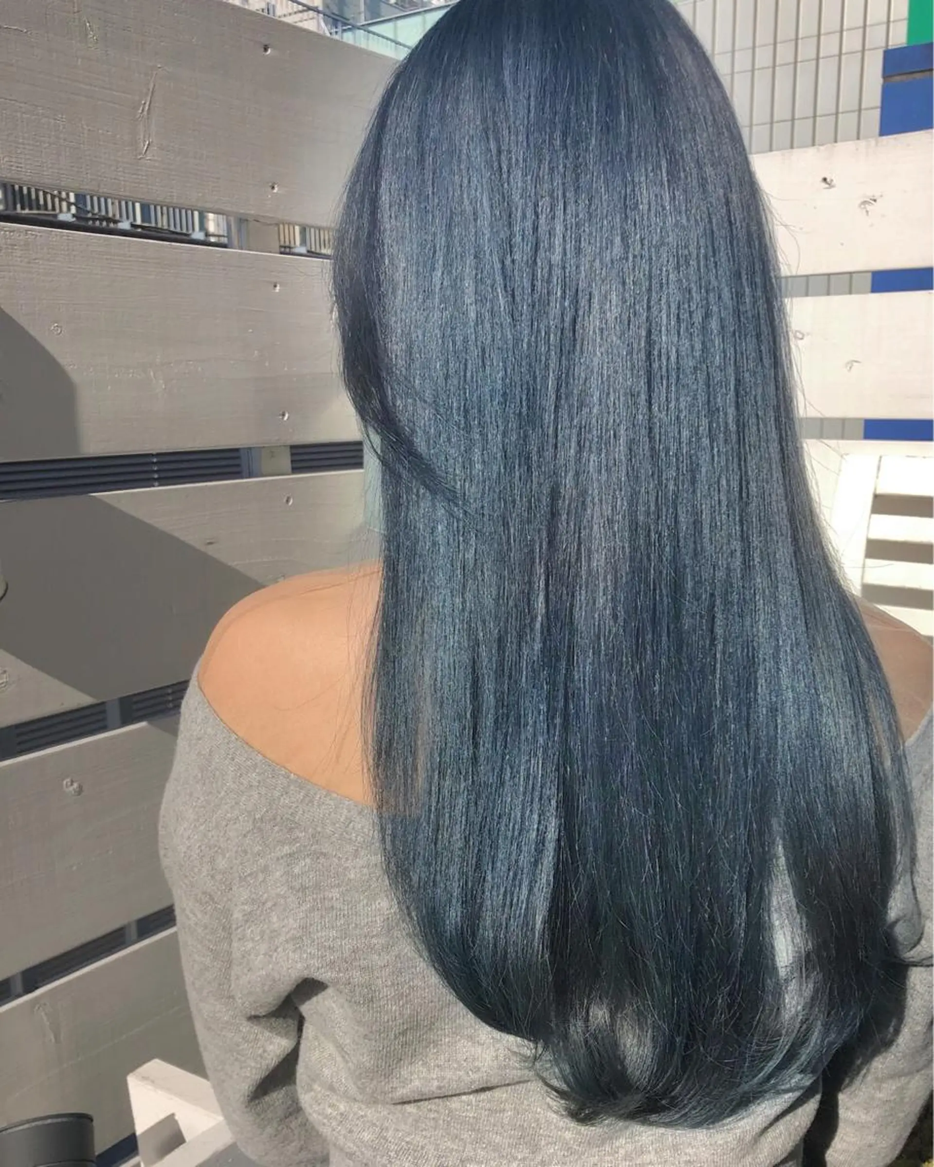 ロング カラー ブリーチ ネイビーカラー ヘアカラー 🌼こやま かおり🌼のヘアスタイル