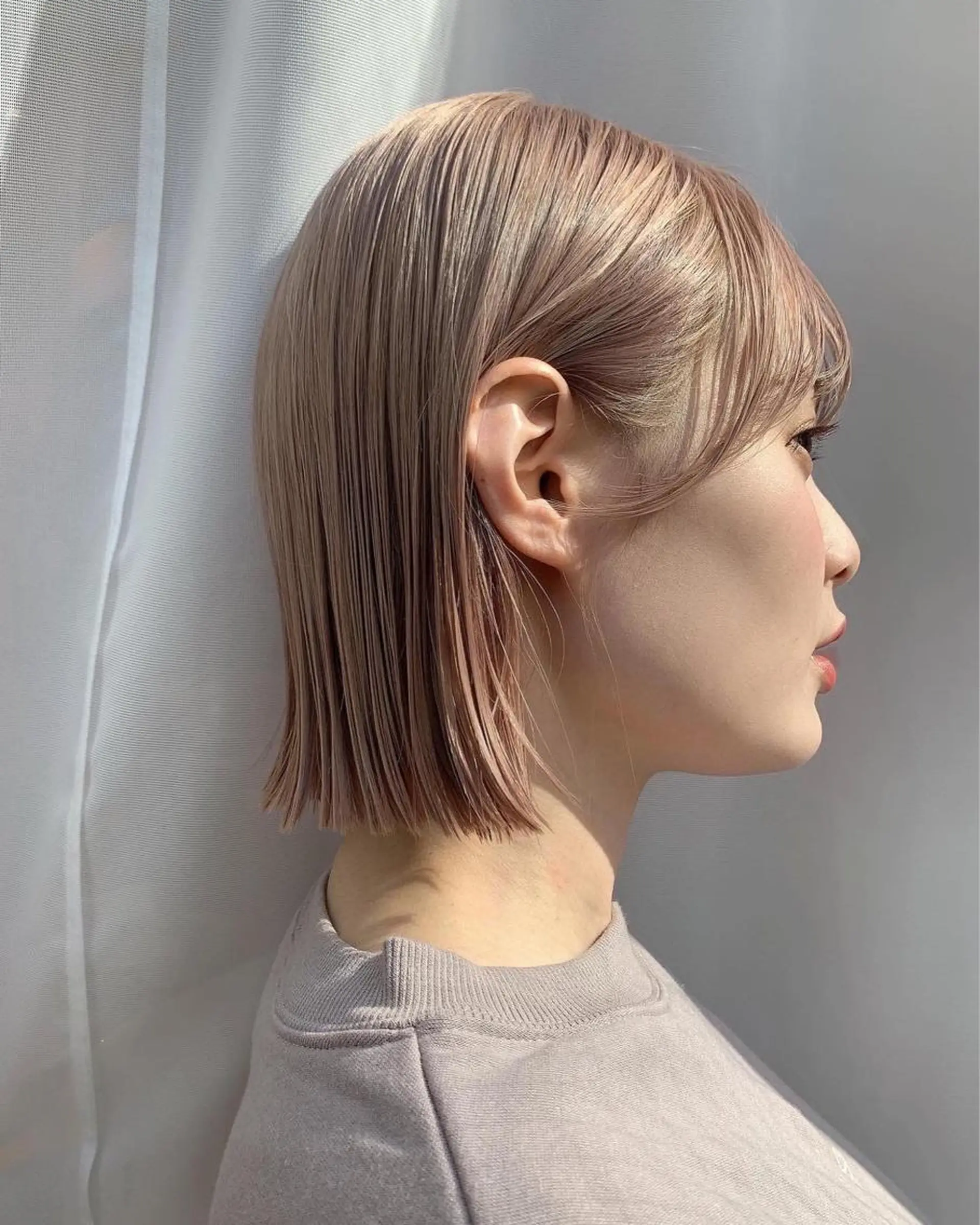 ショート カラー 切りっぱなしボブ ブリーチ ボブ カット ヘアカラー トリートメント レイヤー専門家 ダブルカラー修のヘアスタイル