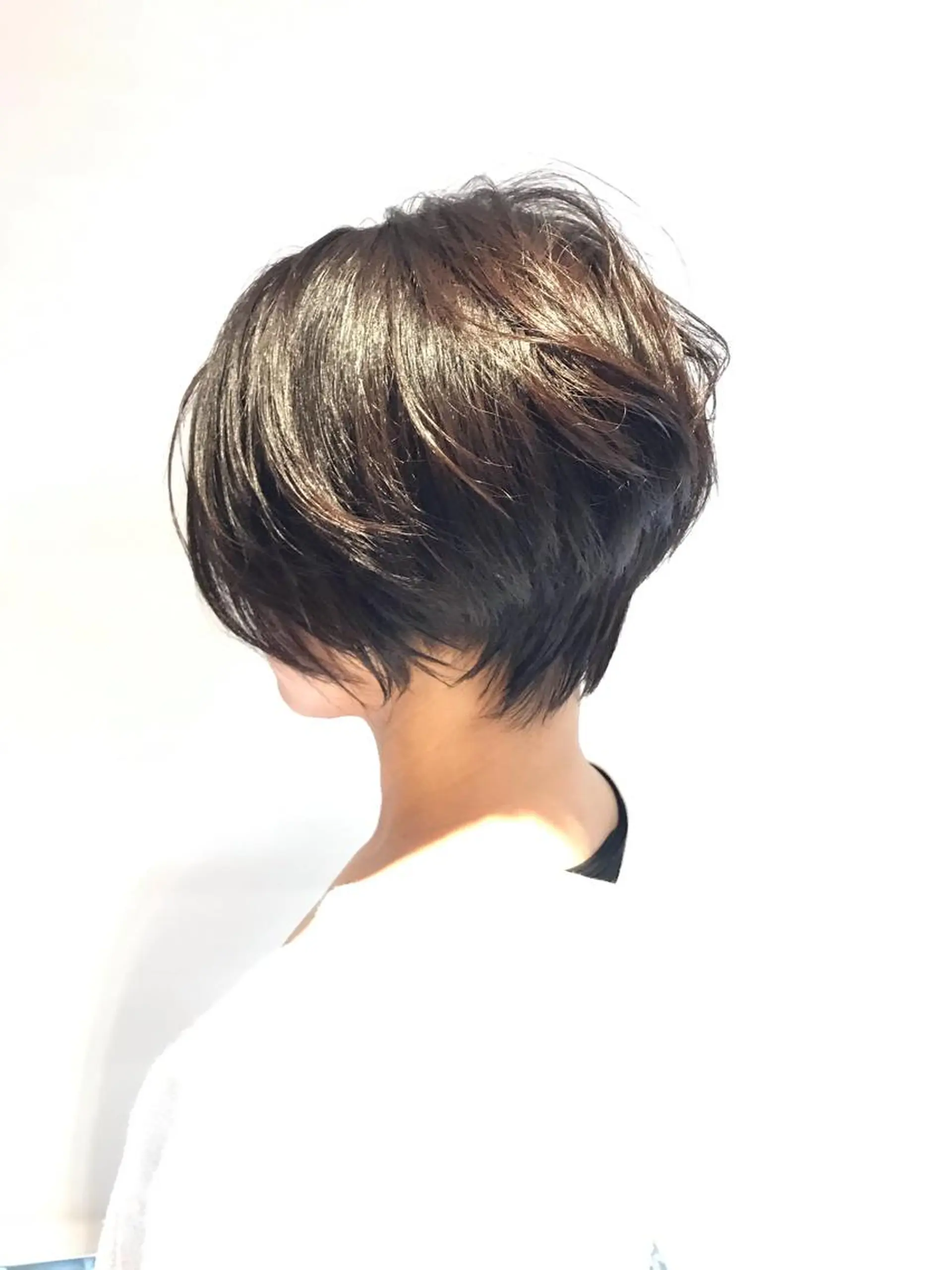 ショート カラー BIANCO北堀江 AKANEのヘアスタイル