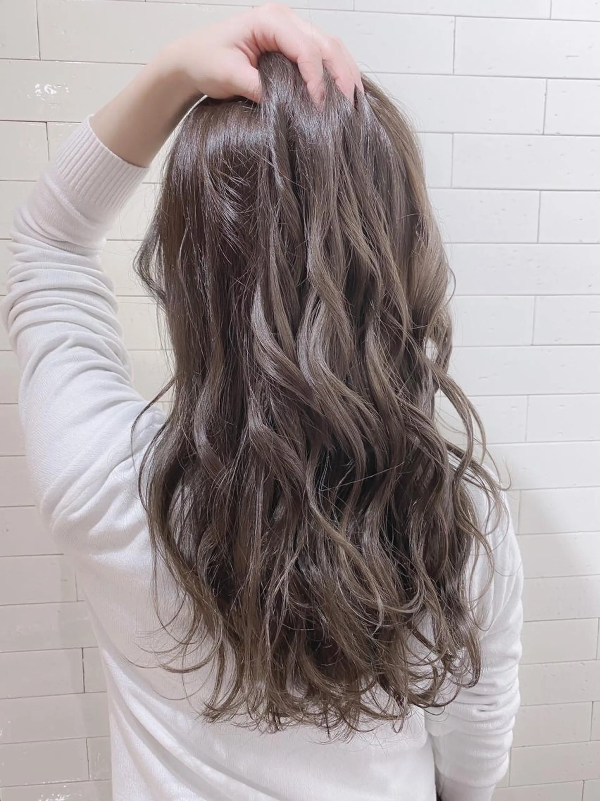 セミロング カラー パーマ ヘアアレンジ アッシュ バレイヤージュ ブリーチ ケアブリーチ 透明感カラー ヘアカラー トリートメント 竹内ケンゴ🇰🇷 EIGHT藤沢のヘアスタイル