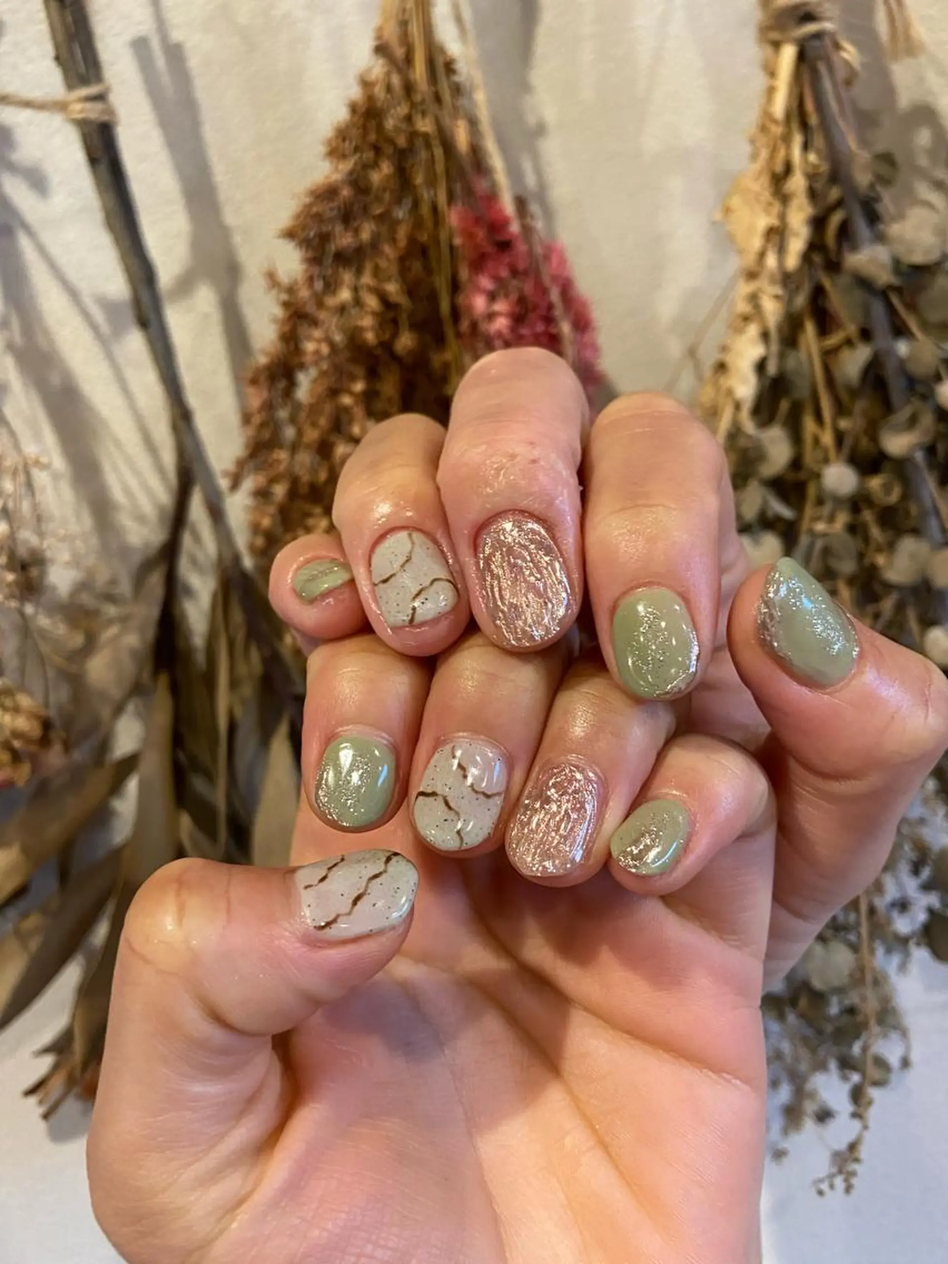 ネイル アートネイル ジェルネイル ミラーネイル ニュアンスネイル ピスタチオネイル . unffのネイルデザイン