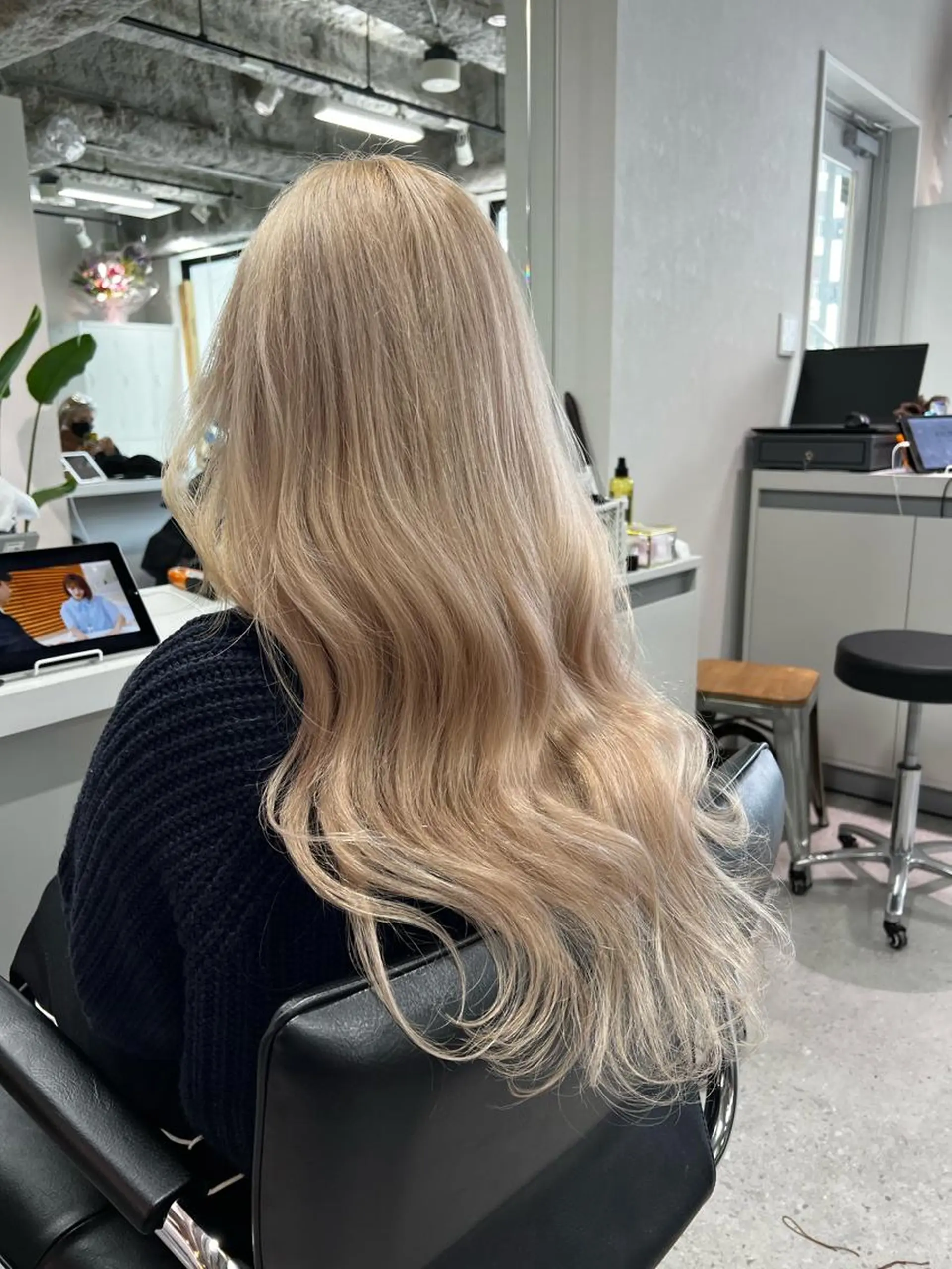 ロング カラー ヘアアレンジ プルエクステ エクステ カット ヘアカラー エクステ 韓国🤍ワンホンヘア みかん🇨🇳のヘアスタイル