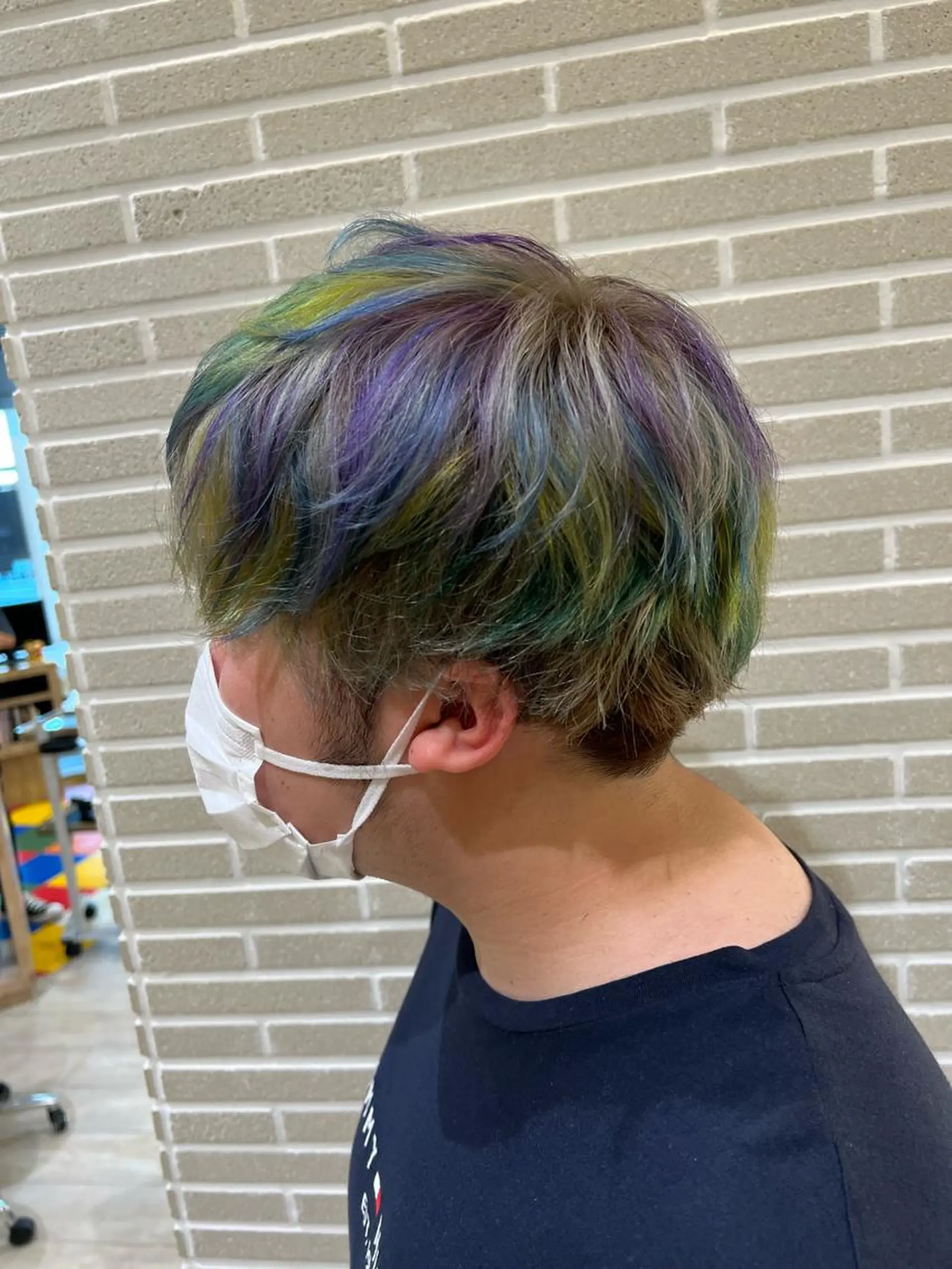 カラー メンズ ユニコーンカラー カット ヘアカラー 赤本悠斗波巻きパーマ メンズパーマのヘアスタイル