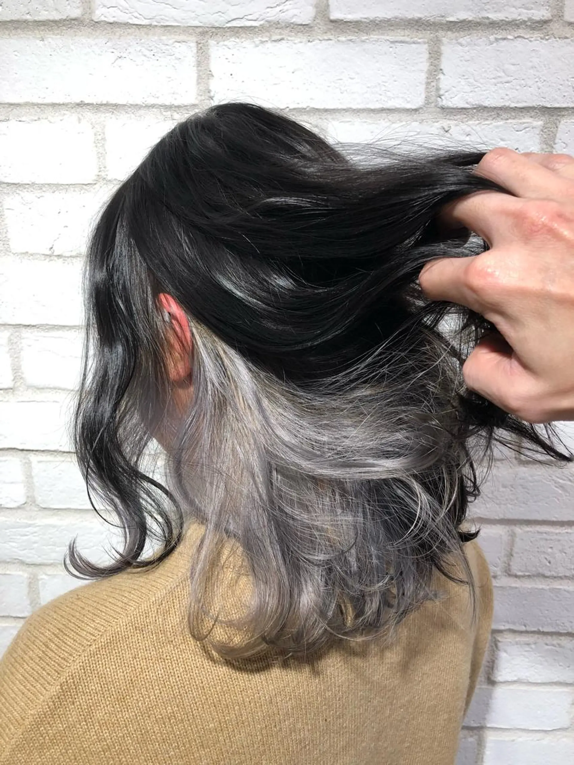 ミディアム カラー パーマ ヘアアレンジ メンズ キッズ ネイル マツエク・マツパ メンズインナーカラー インナーカラー シルバー シルバー 新宿/髪質改善/ 美髪矯正✨浅江通友のヘアスタイル