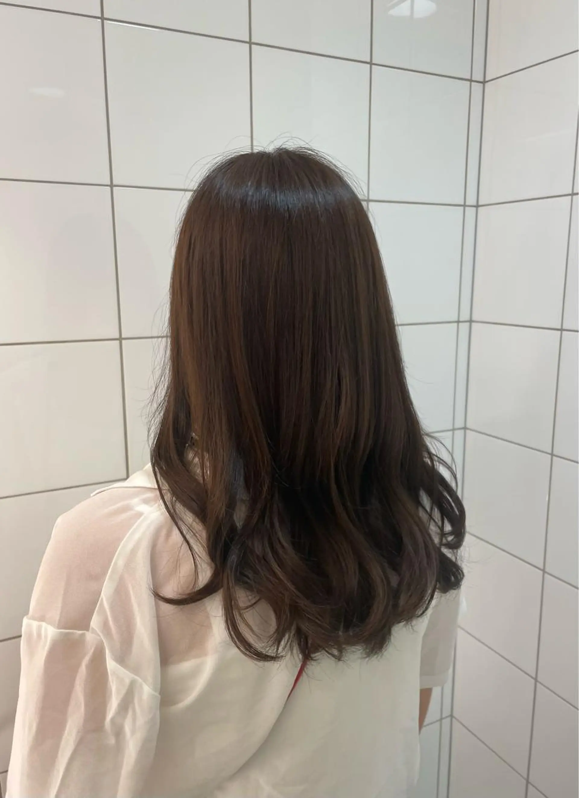 カラー モッズヘア所属・新井 美歩のヘアスタイル