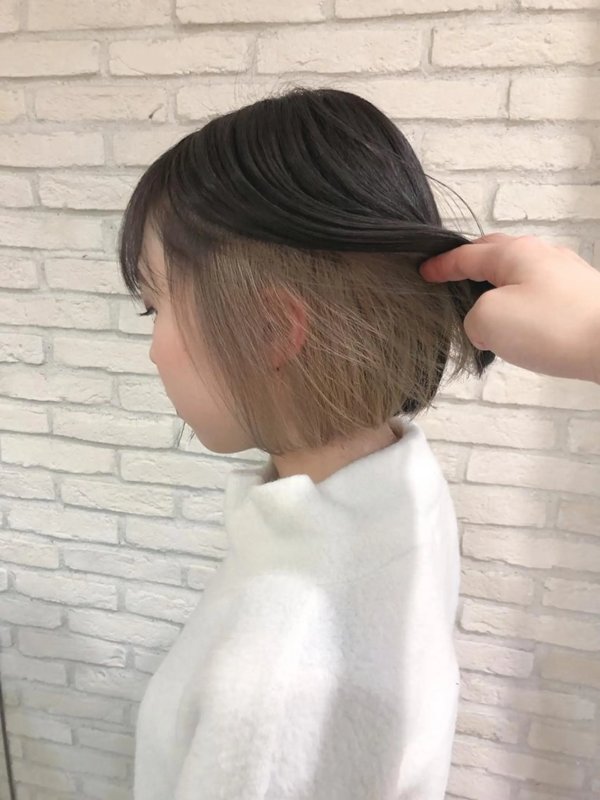 ミディアム カラー ベージュカラー ホワイトベージュ HAUS 片山みほのヘアスタイル