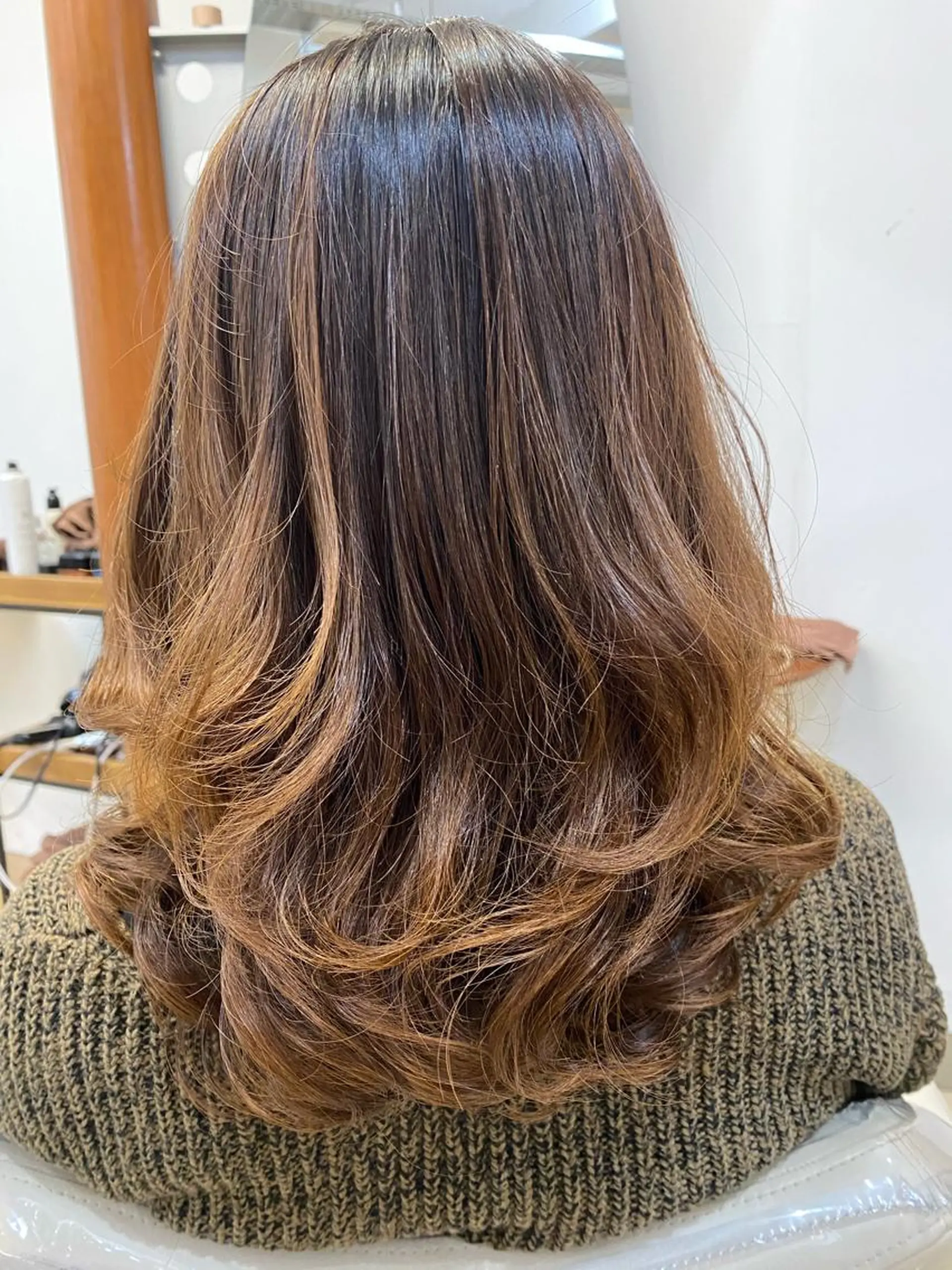 セミロング セミロングパーマ アッシュ 髪質改善 韓国風ヘア 縮毛矯正 カット パーマ トリートメント コテ巻き風パーマ/ 髪質改善/河島恭平のヘアスタイル