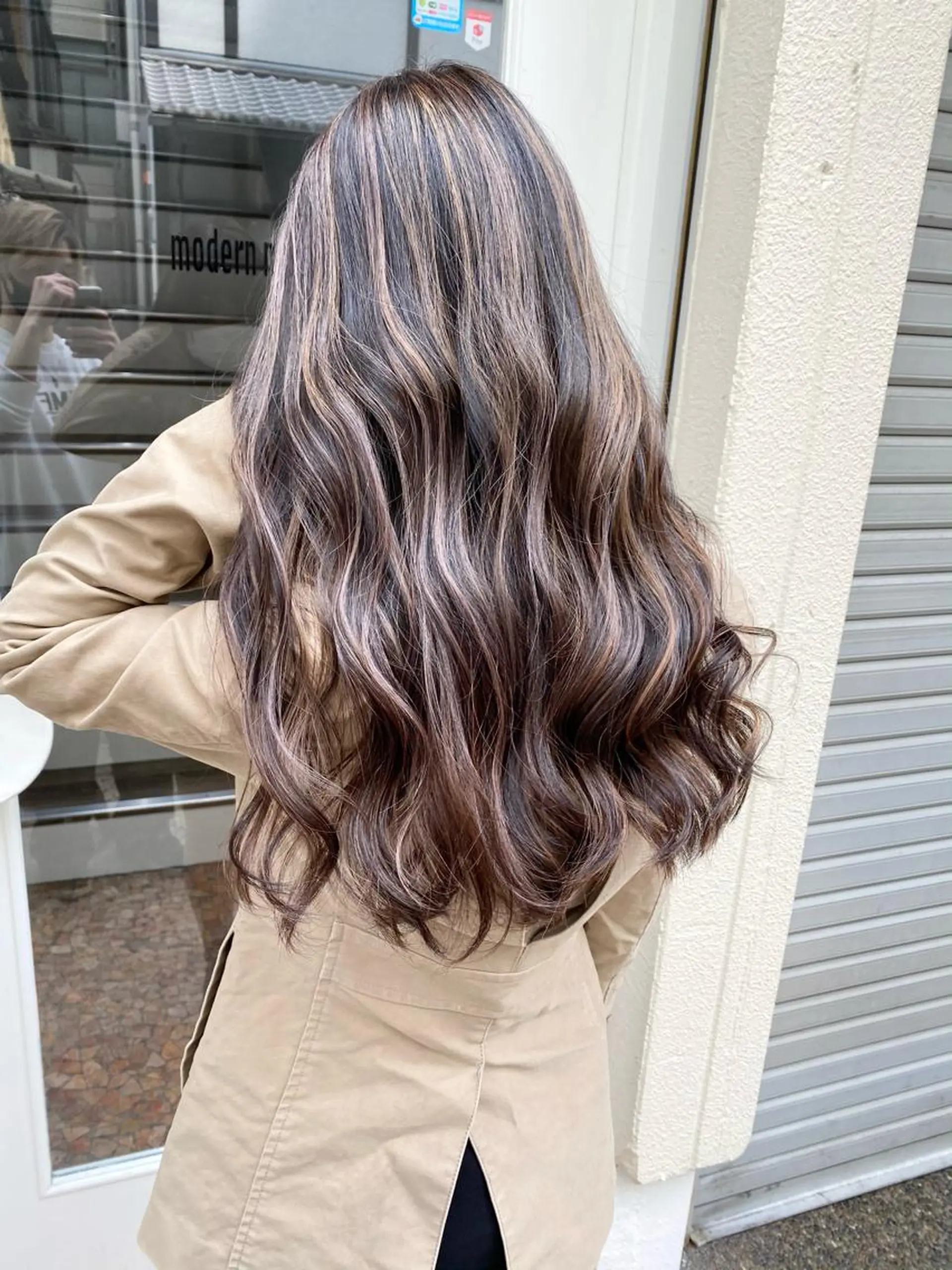 ロング カラー ハイライトカラー ハイライト Via officialのヘアスタイル