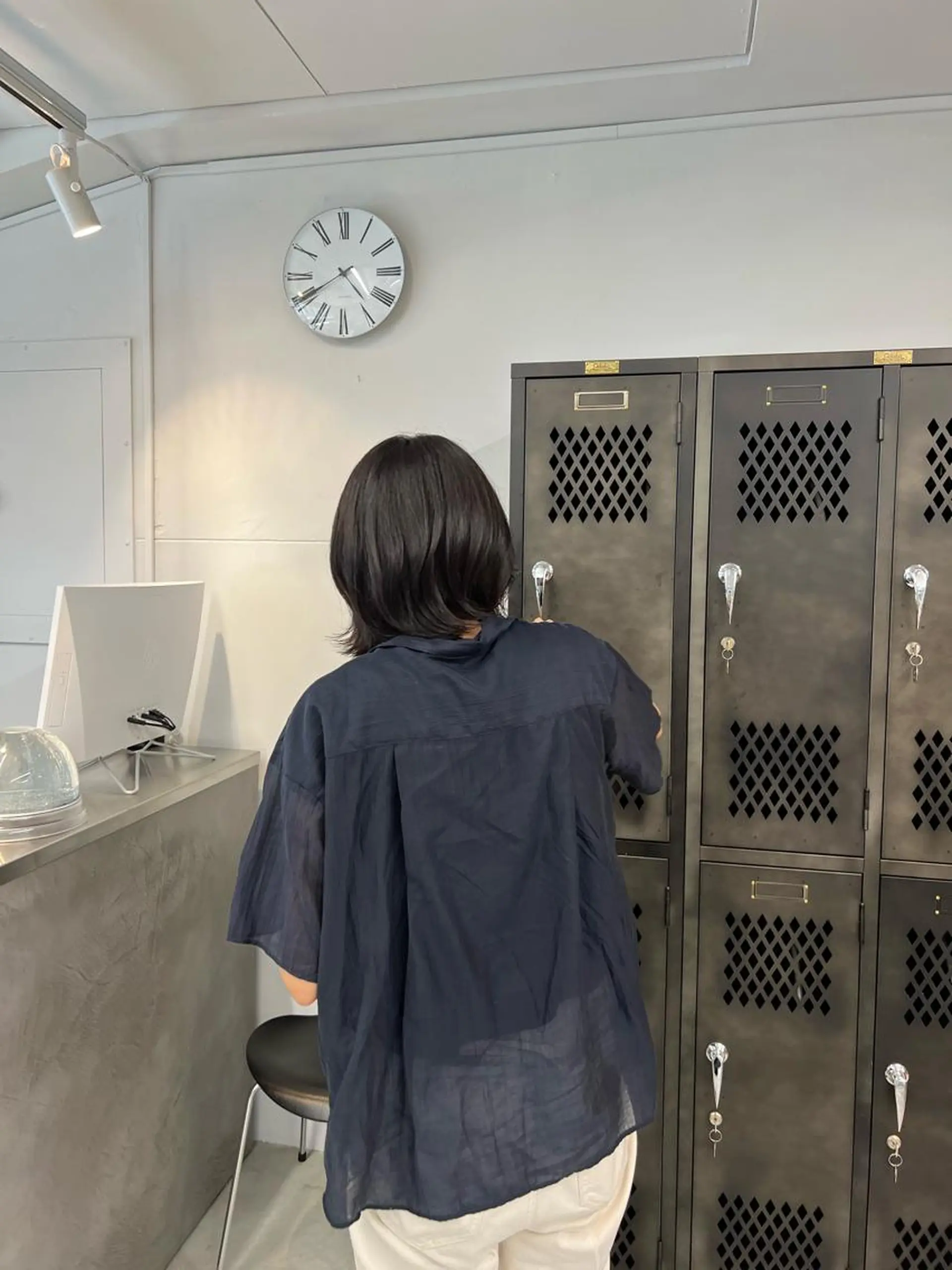 ミディアム INORI /フェイスレイヤーのヘアスタイル