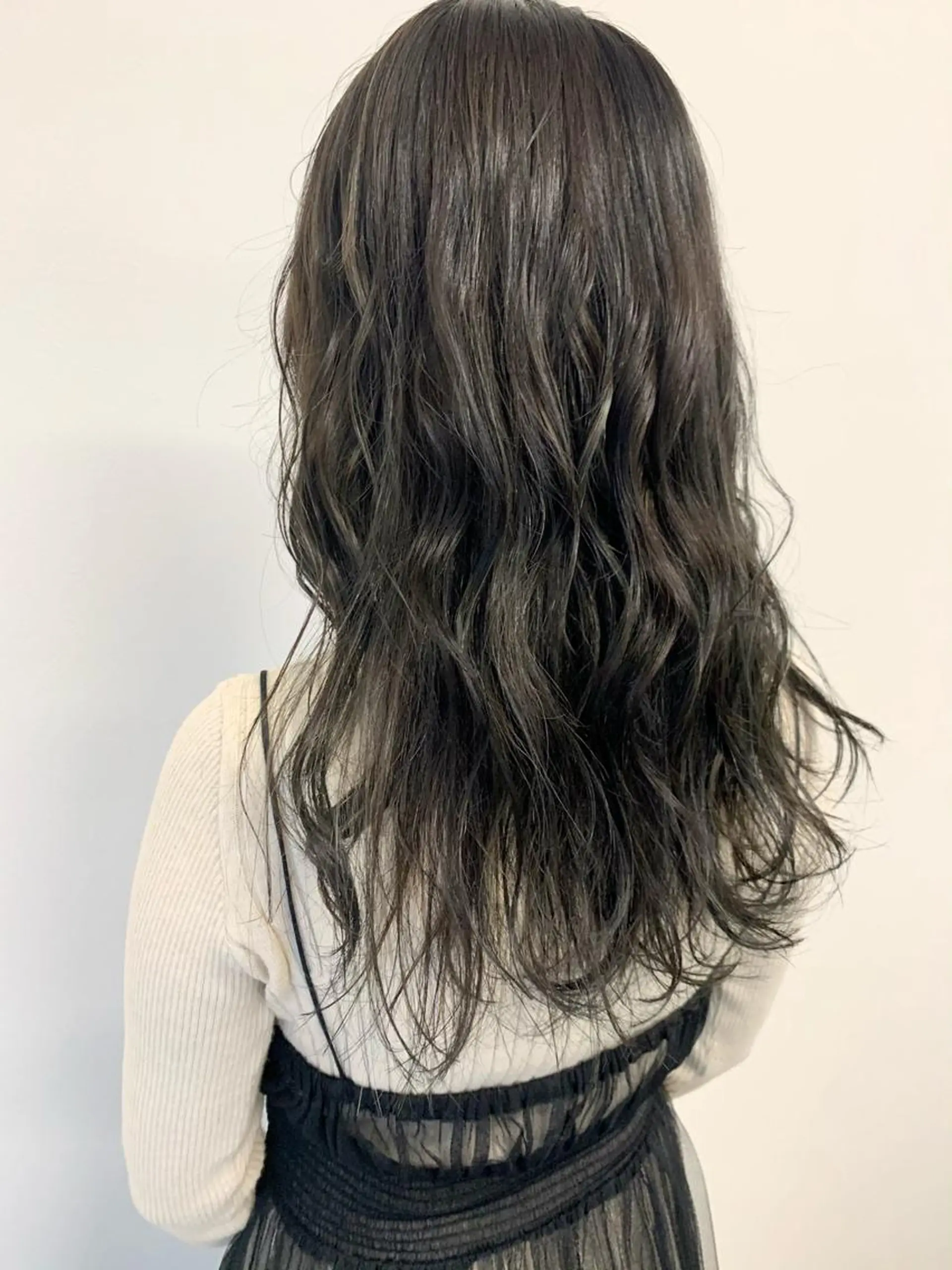 ロング カラー 🔵赤み消し透明感 梅田・増田のヘアスタイル