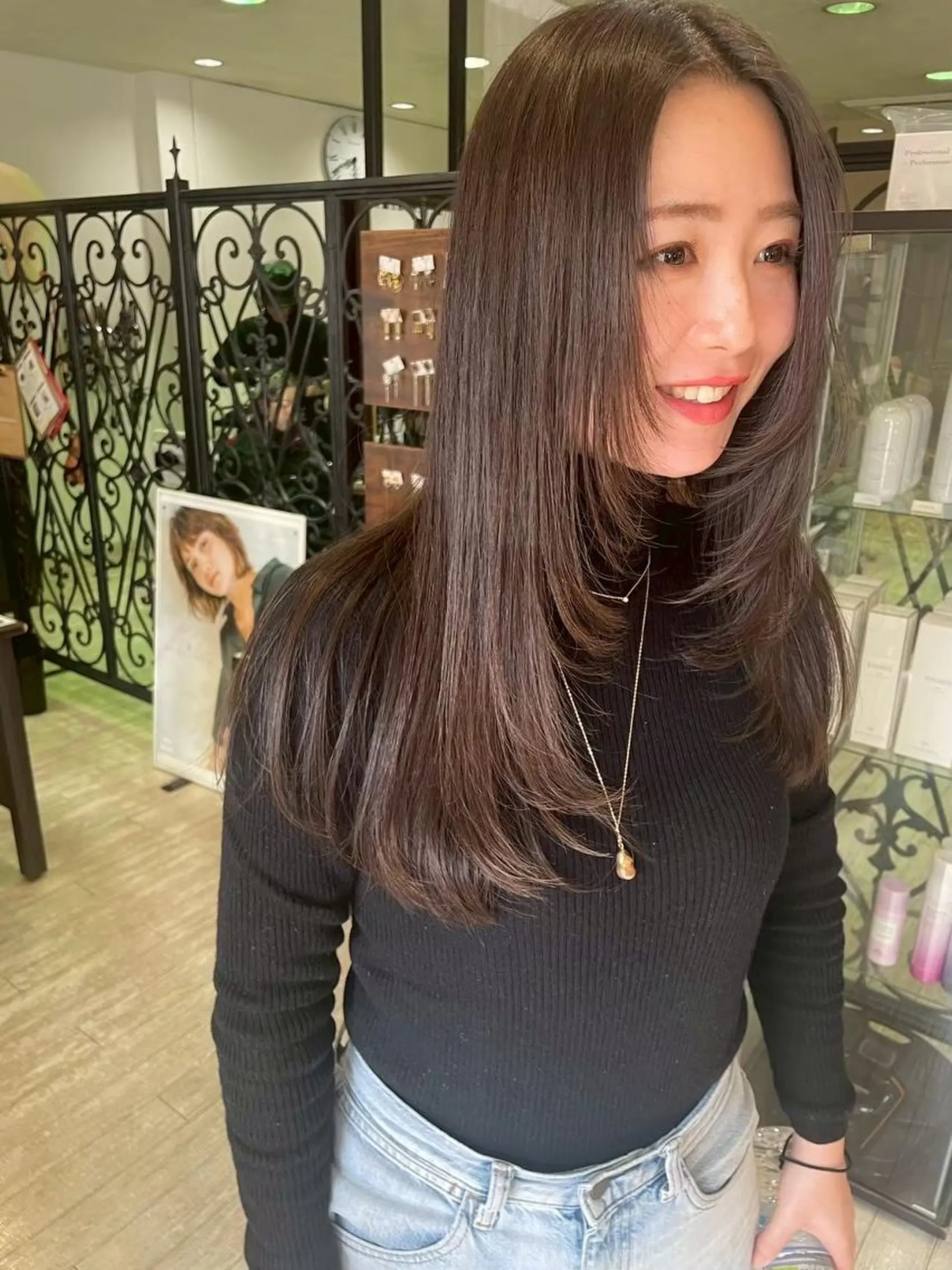 セミロング カラー 透明感カラー ボブ 髪質改善 レイヤーカット 似合わせカット お悩み改善カット 太田皓大のヘアスタイル