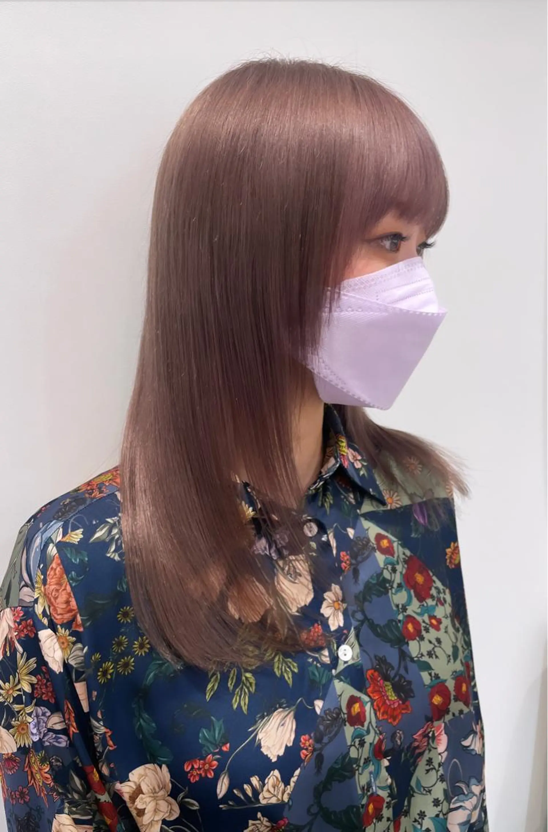 セミロング カラー 韓国レイヤーカット/ ダブルカラーのヘアスタイル