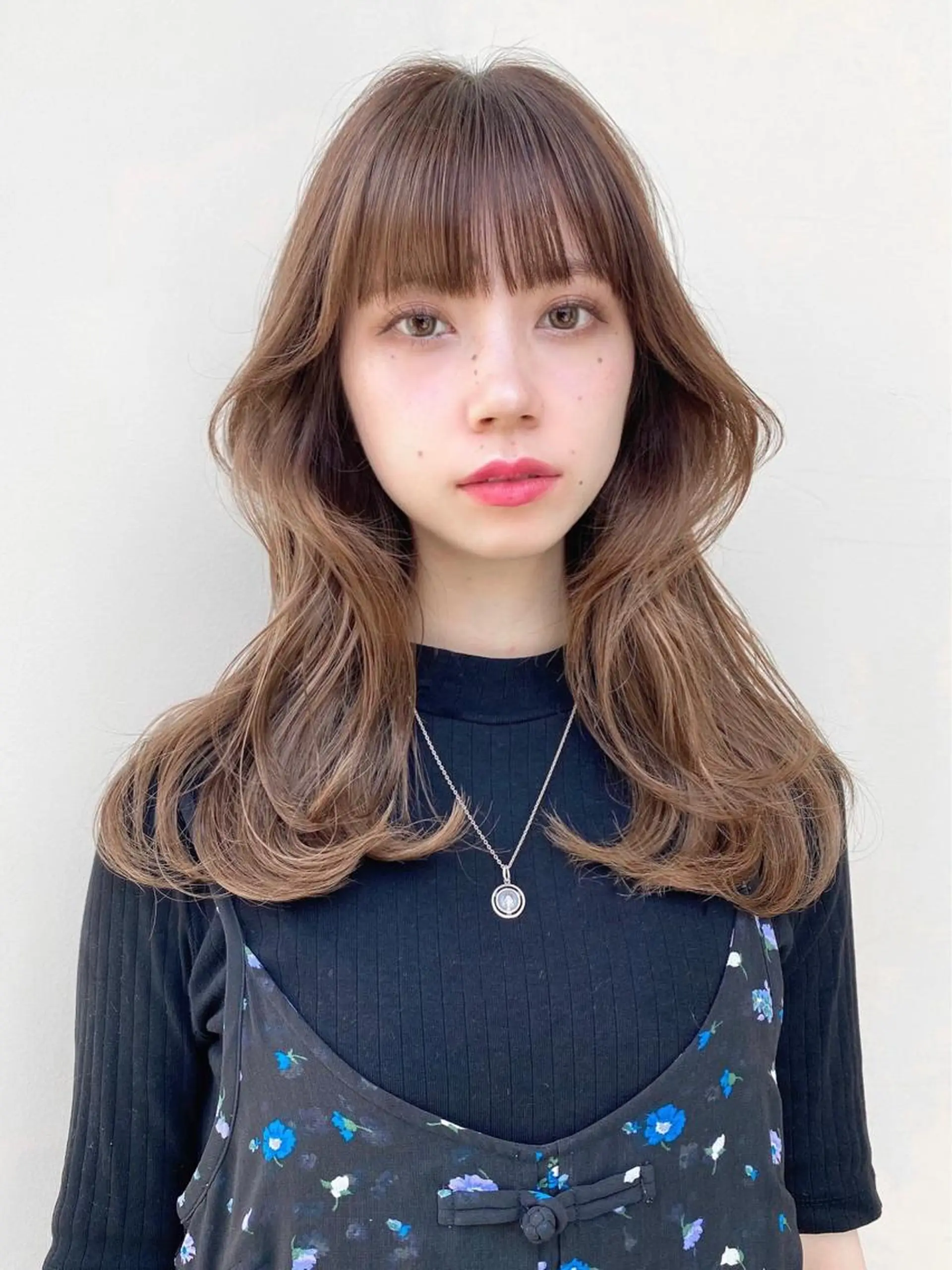 セミロング カラー くびれヘア レイヤー/顔周り /透明感🩶高橋大のヘアスタイル