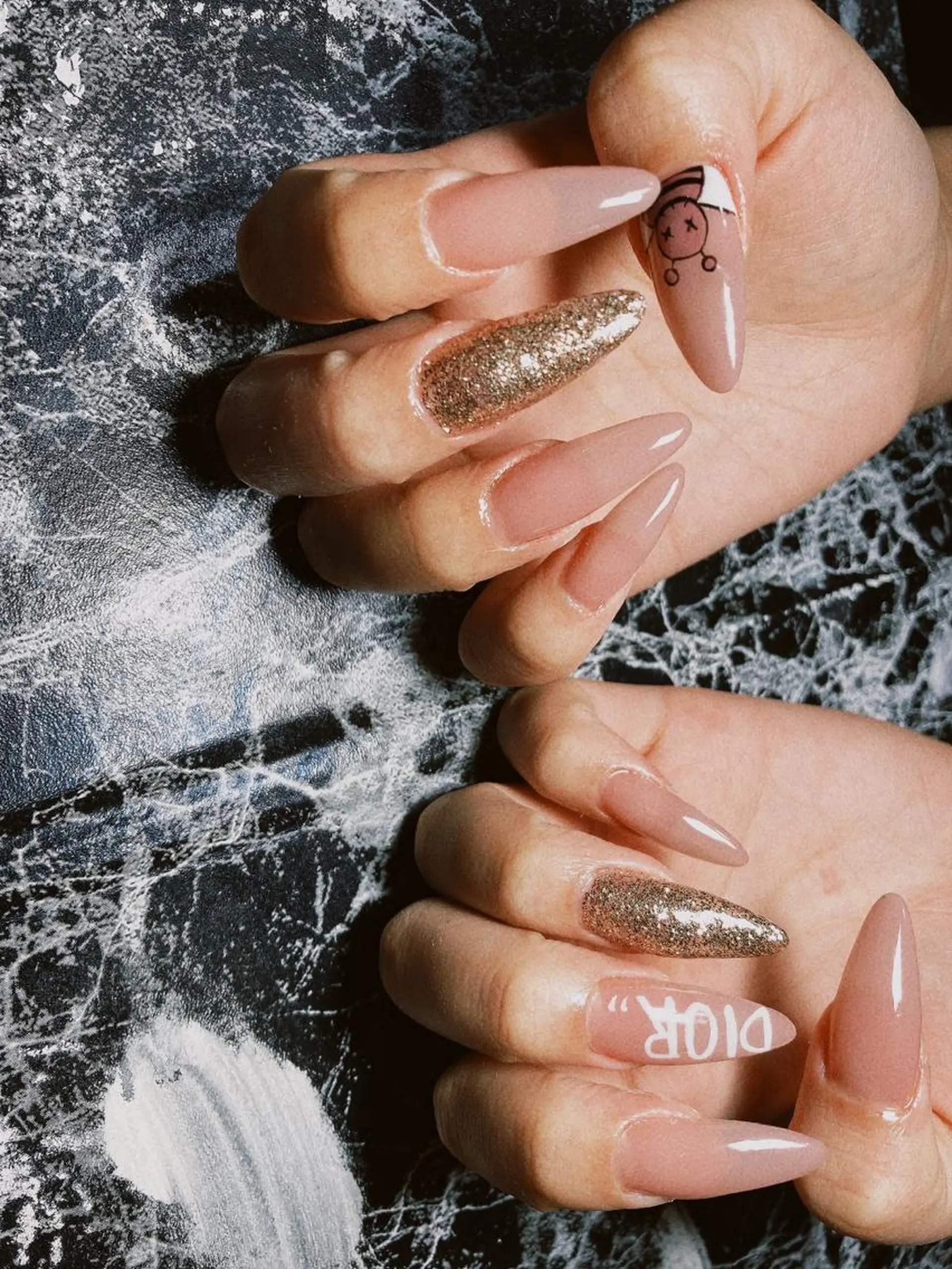 ロング ネイル ハンドネイル ✴︎ Delightのネイルデザイン