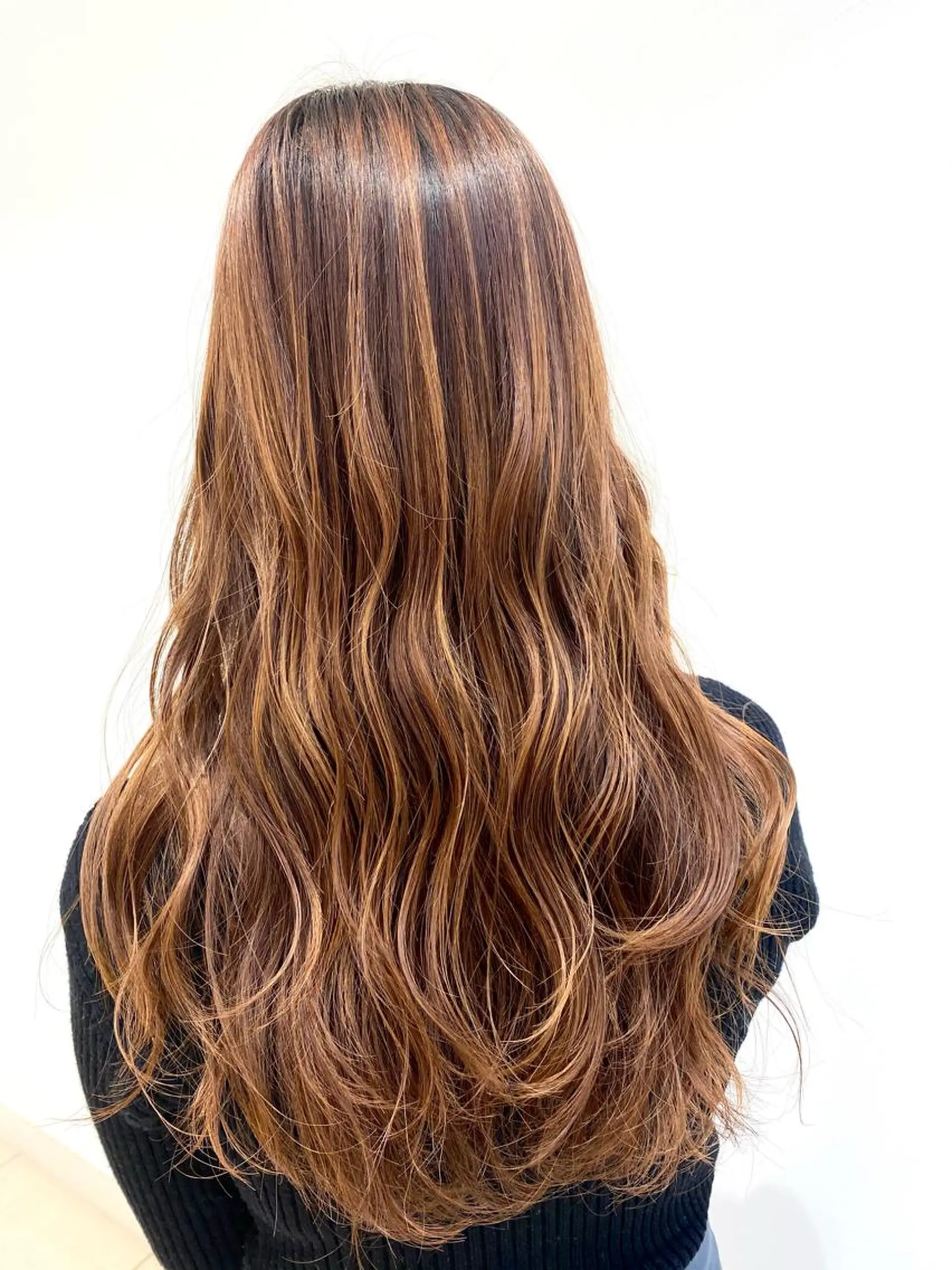 ロング カラー ブリーチ ハイライトカラー ハイライト トリートメント 韓国風愛されヘア 🇰🇷RITO🎀のヘアスタイル