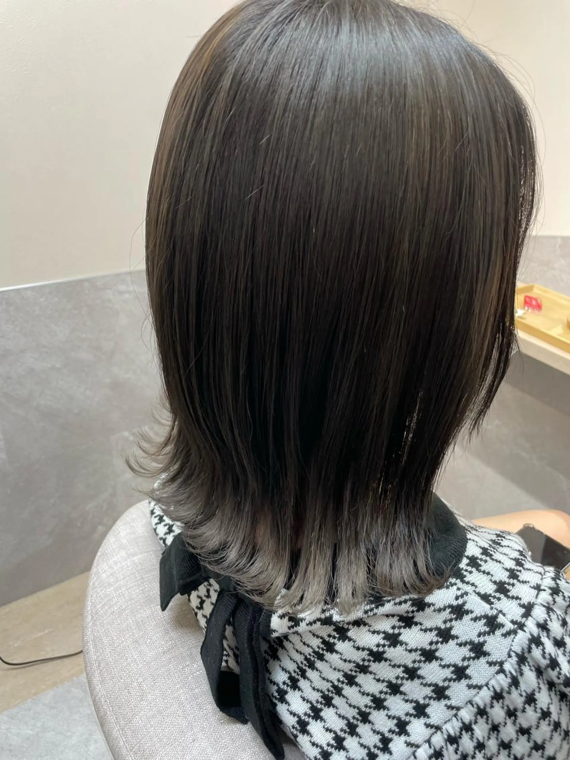 ミディアム カラー カット ヘアカラー トリートメント 西 めぐみのヘアスタイル