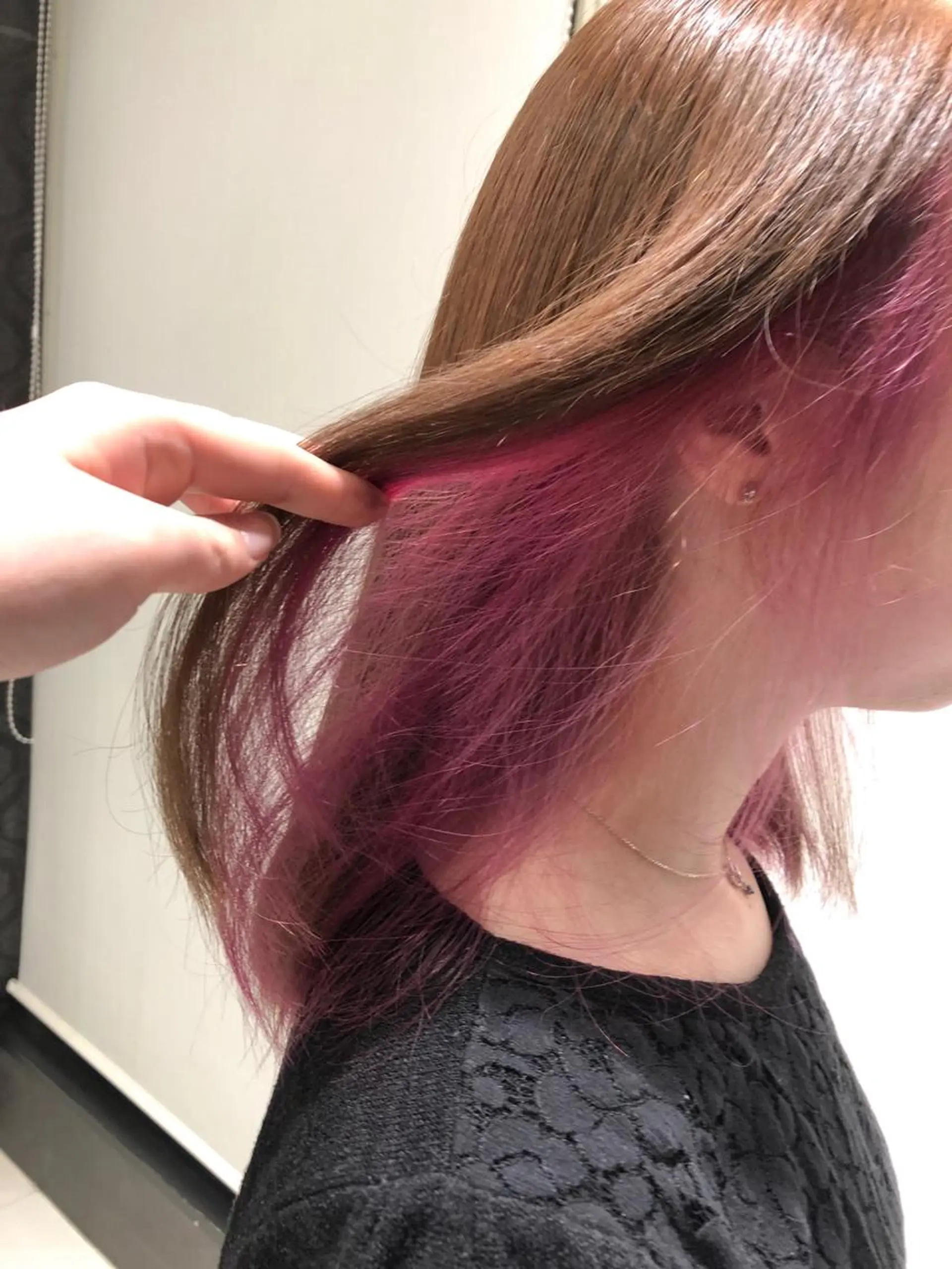 セミロング カラー イヤリングカラー インナーカラー ピンクカラー ヘアカラー 【美髪のお医者さん】 髙橋真理奈💉🌟のヘアスタイル