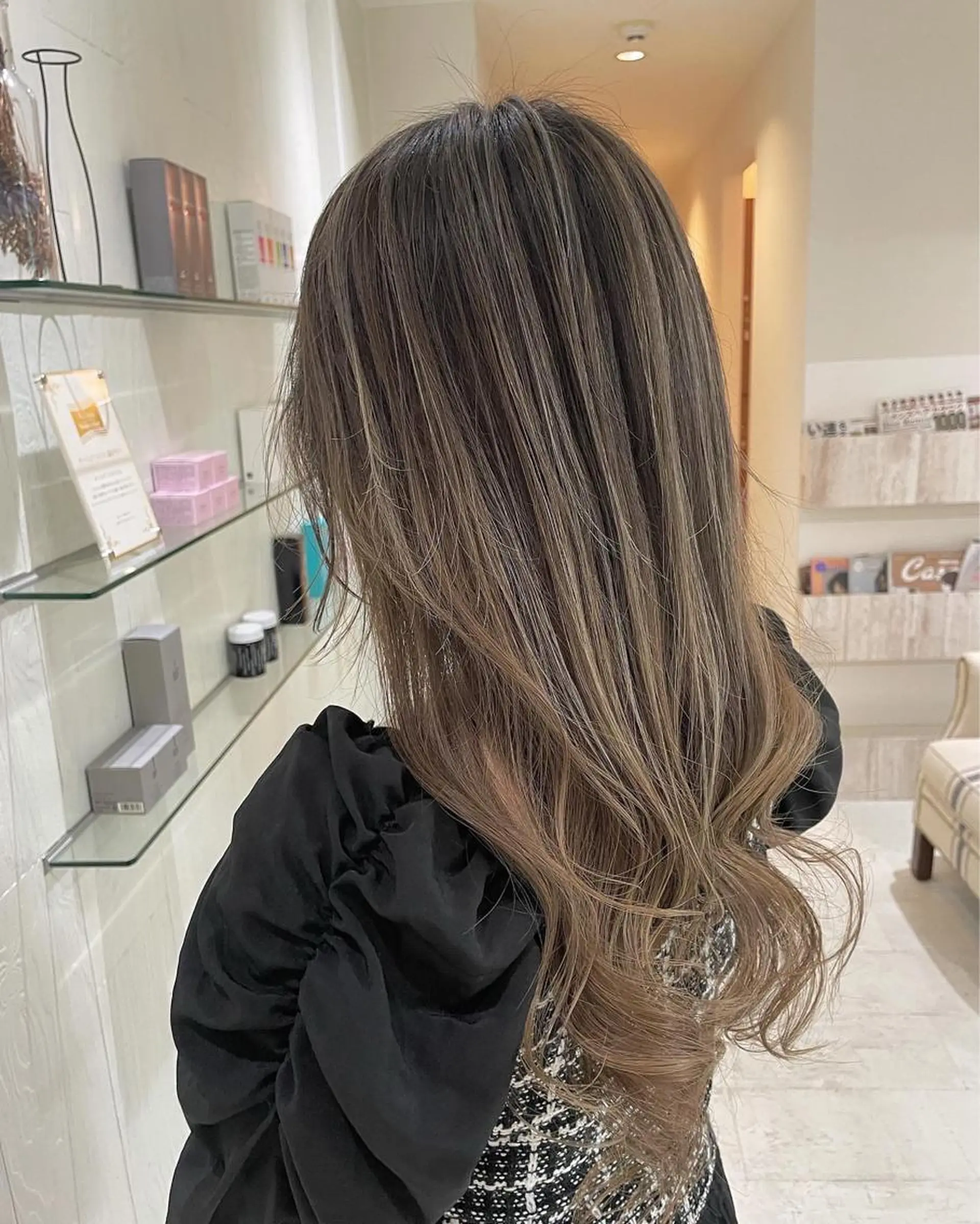 ロング カラー アッシュ ベージュカラー 透明感カラー ハイライトカラー 外国人風カラー ヘアカラー トリートメント 河合秀明/ショート /ボブ/レイヤーのヘアスタイル