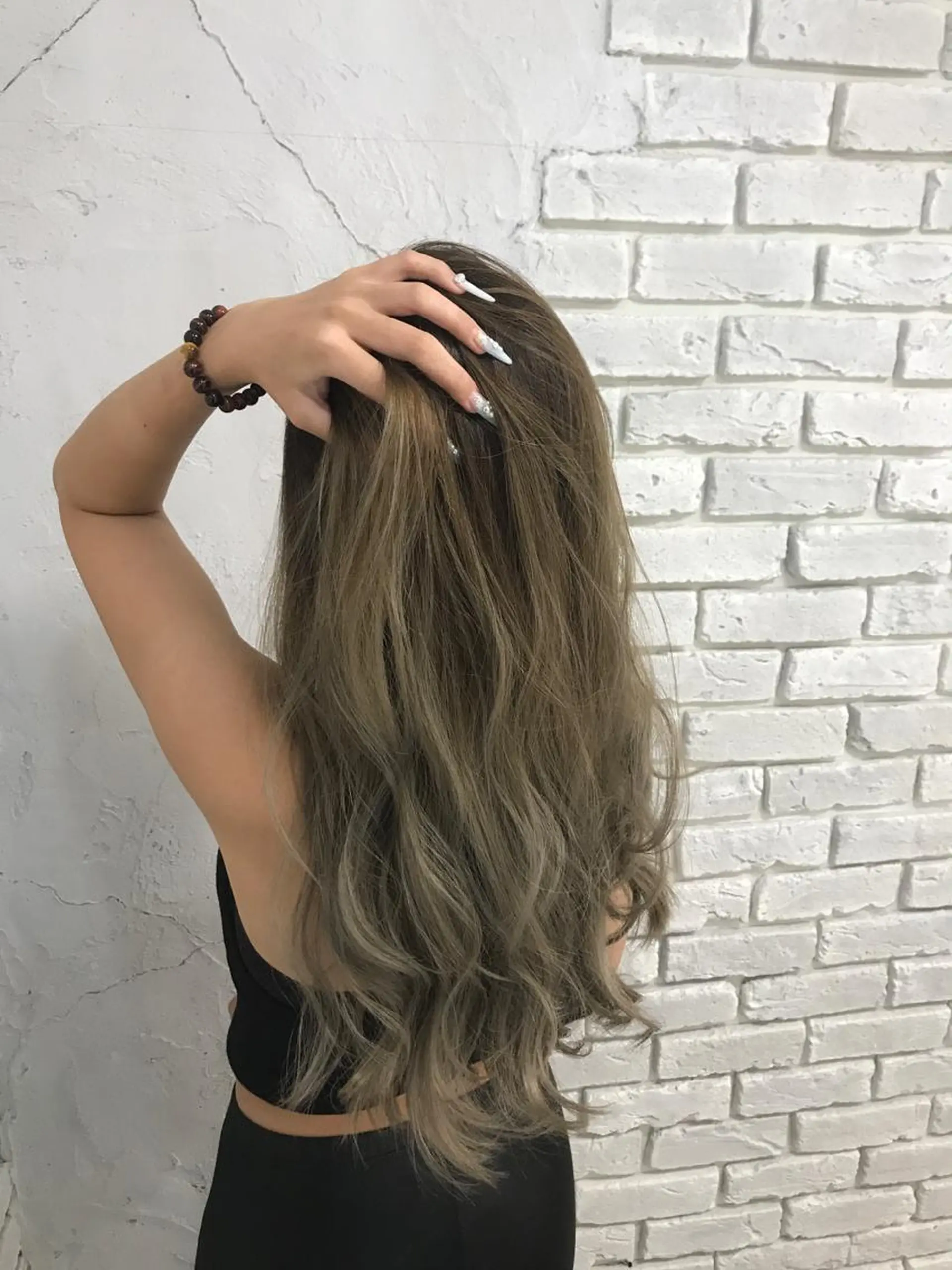 ロング カラー ブリーチ 江幡 渉のヘアスタイル