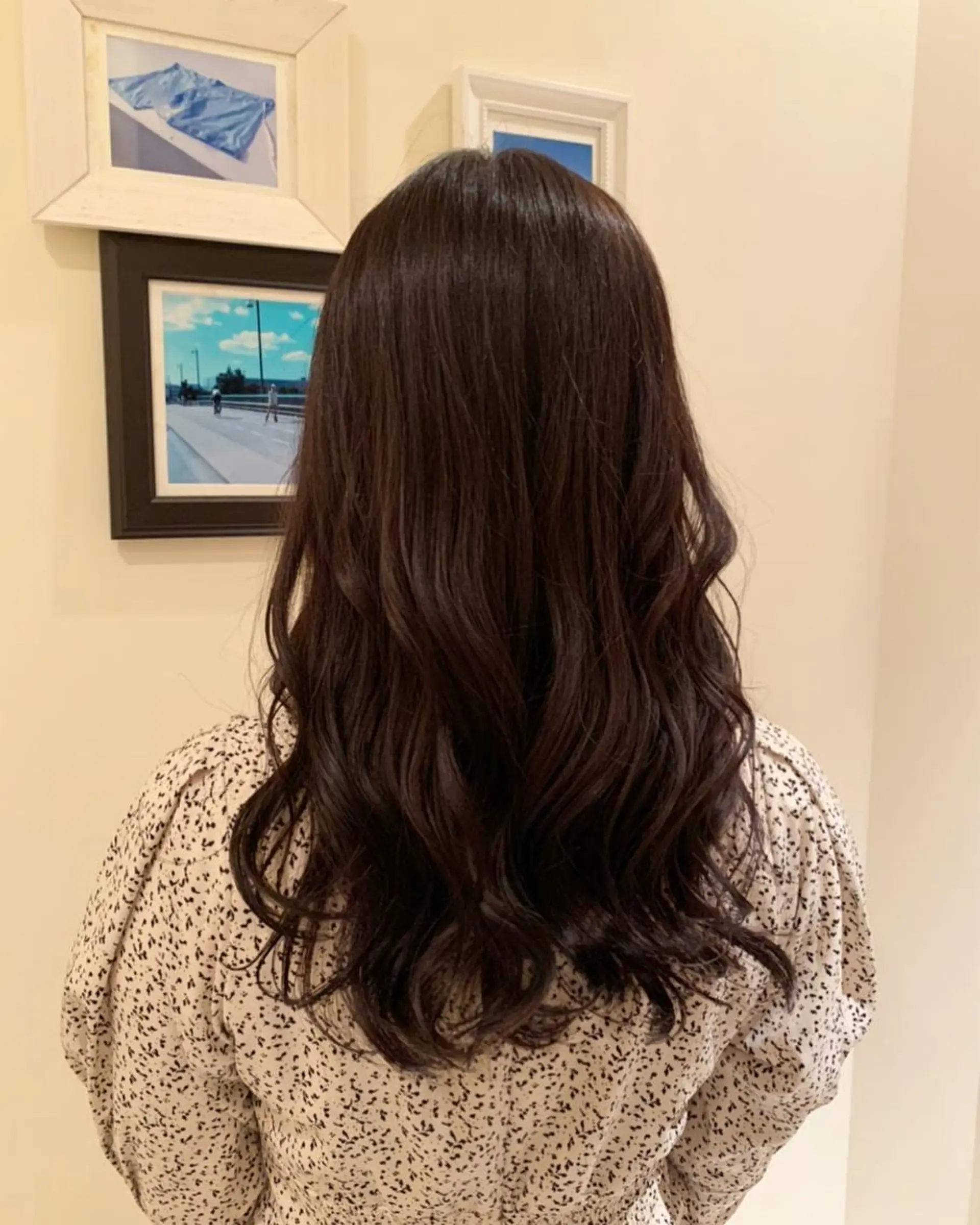 ロング カラー 青山 莉奈のヘアスタイル