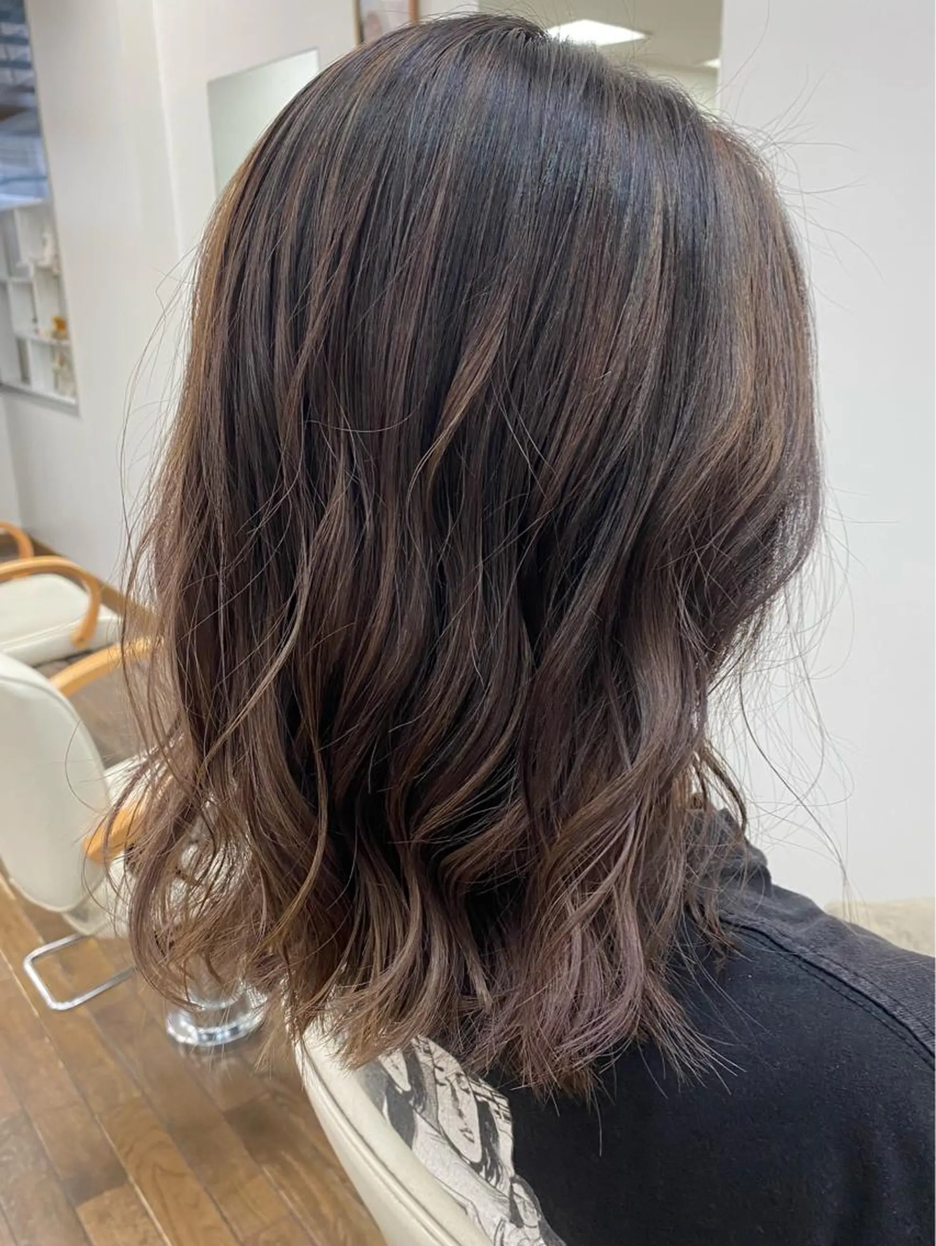 ミディアム カラー ambellir 山本伽椰のヘアスタイル