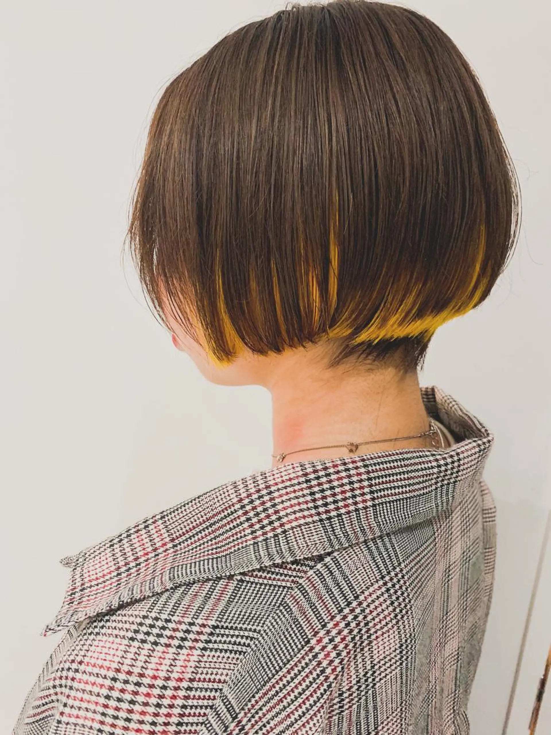 カラー nuu所属・💜ショート💜 ウルフ、ボブ二色亜美のヘアスタイル