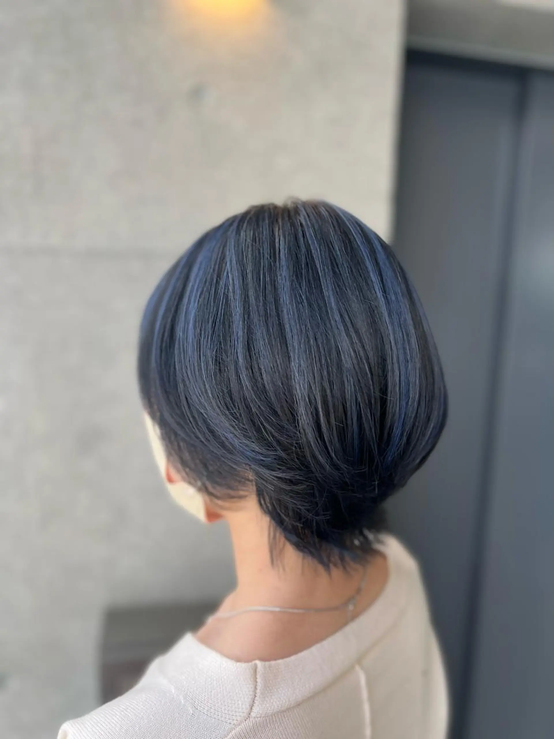 ショート カラー シールエクステ アディクシーカラー アッシュ バレイヤージュ ミストバング ヘアカラー ＤＥＳＴ所属・吉野 瑳桜のヘアスタイル