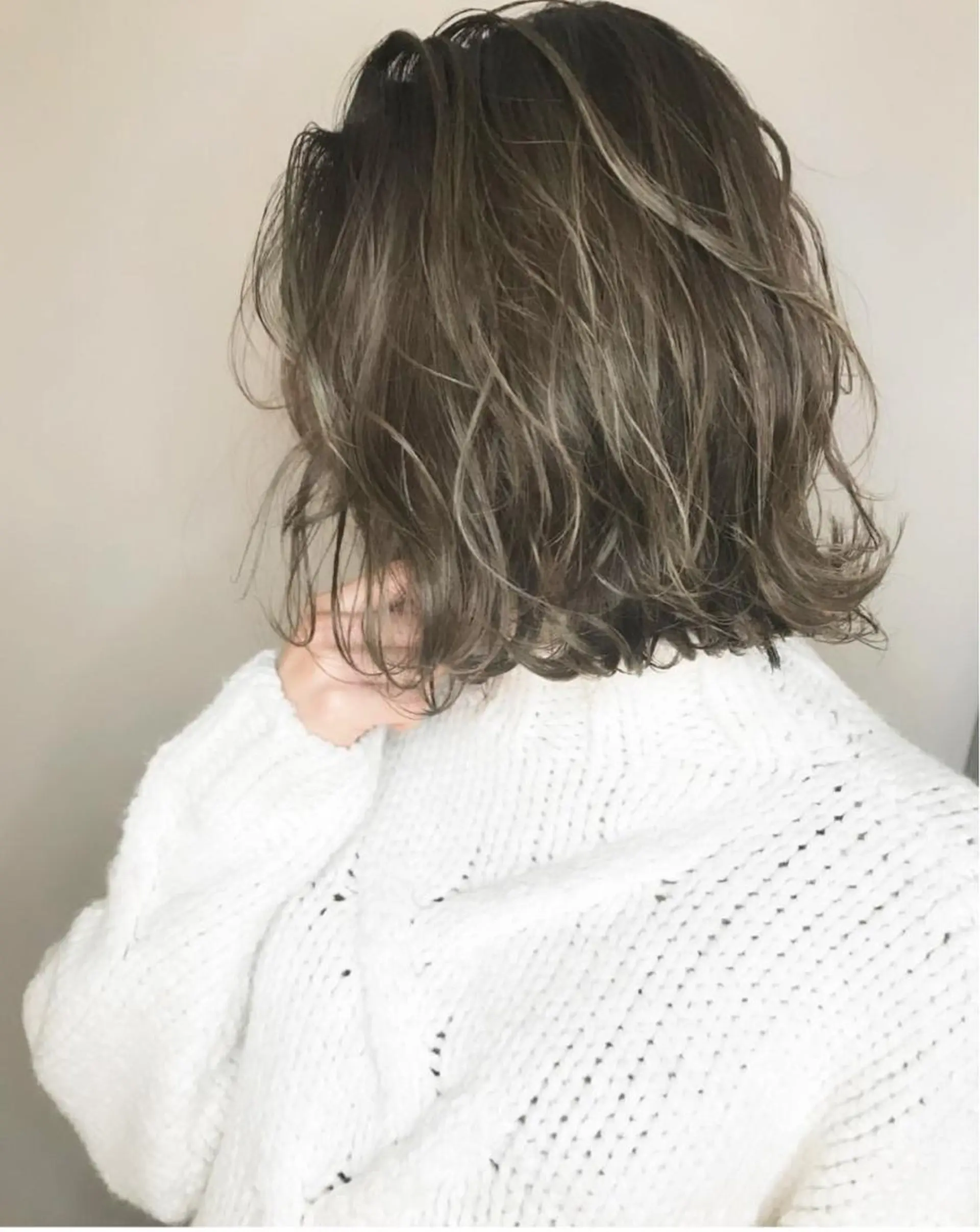 ミディアム カラー グレージュ ハイライトカラー ハイライト topstylist 芳賀みなみのヘアスタイル